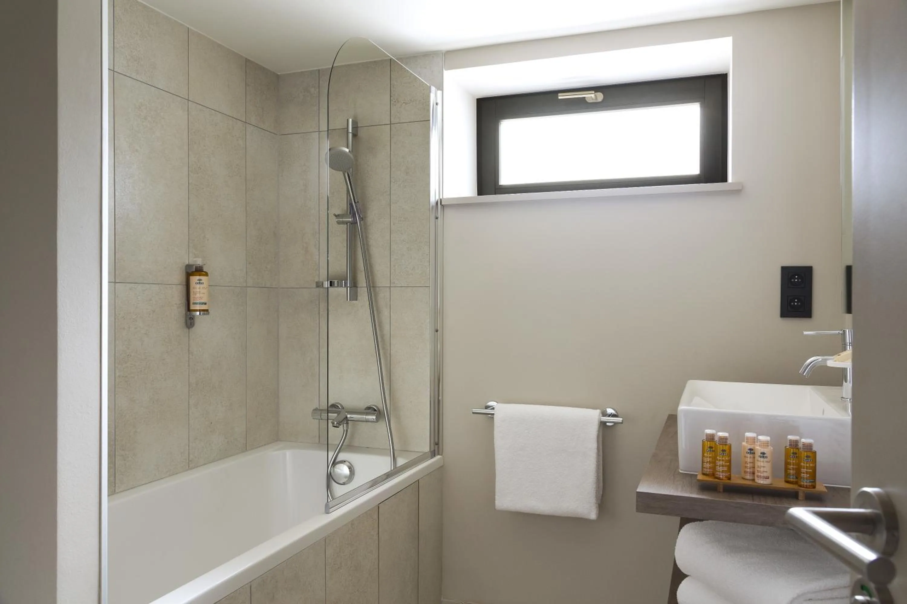 Shower in Appartements de l'Héliopic