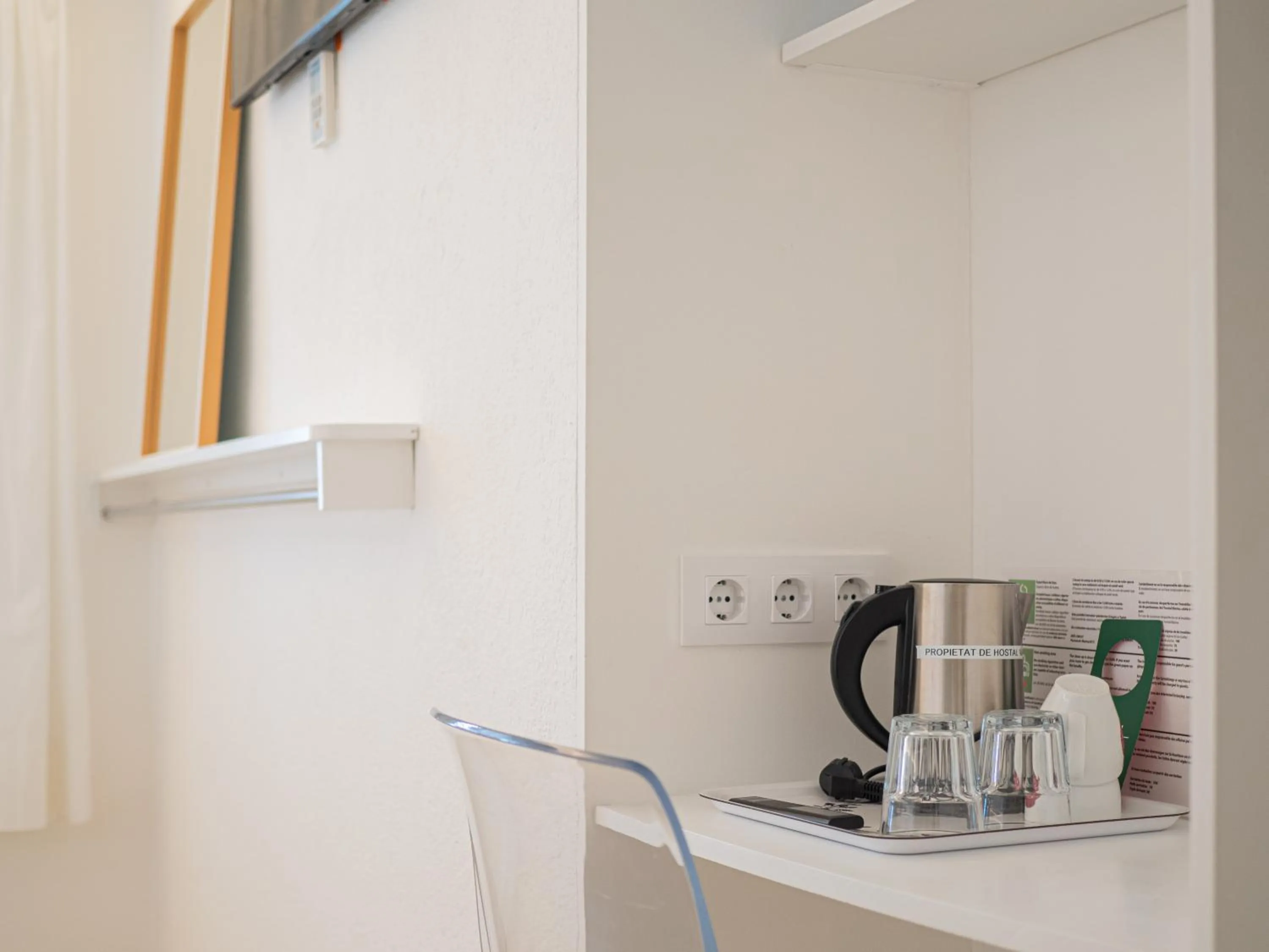 Coffee/tea facilities in Hostal Marina Cadaqués