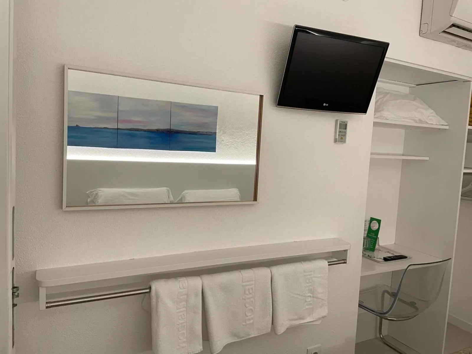 TV and multimedia in Hostal Marina Cadaqués