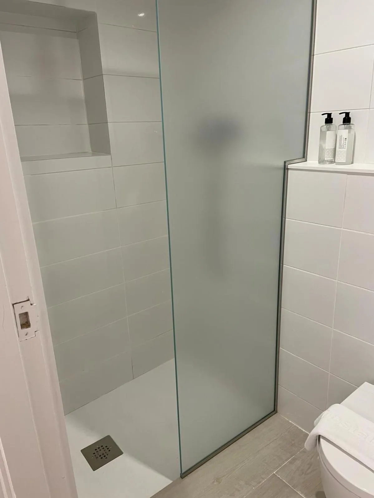 Shower in Hostal Marina Cadaqués