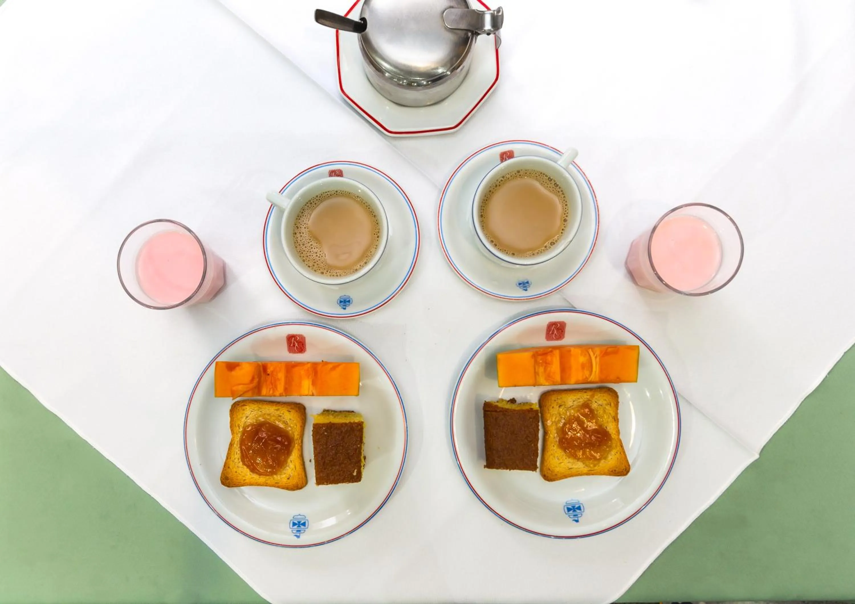 Restaurant/places to eat in Hotel Columbia