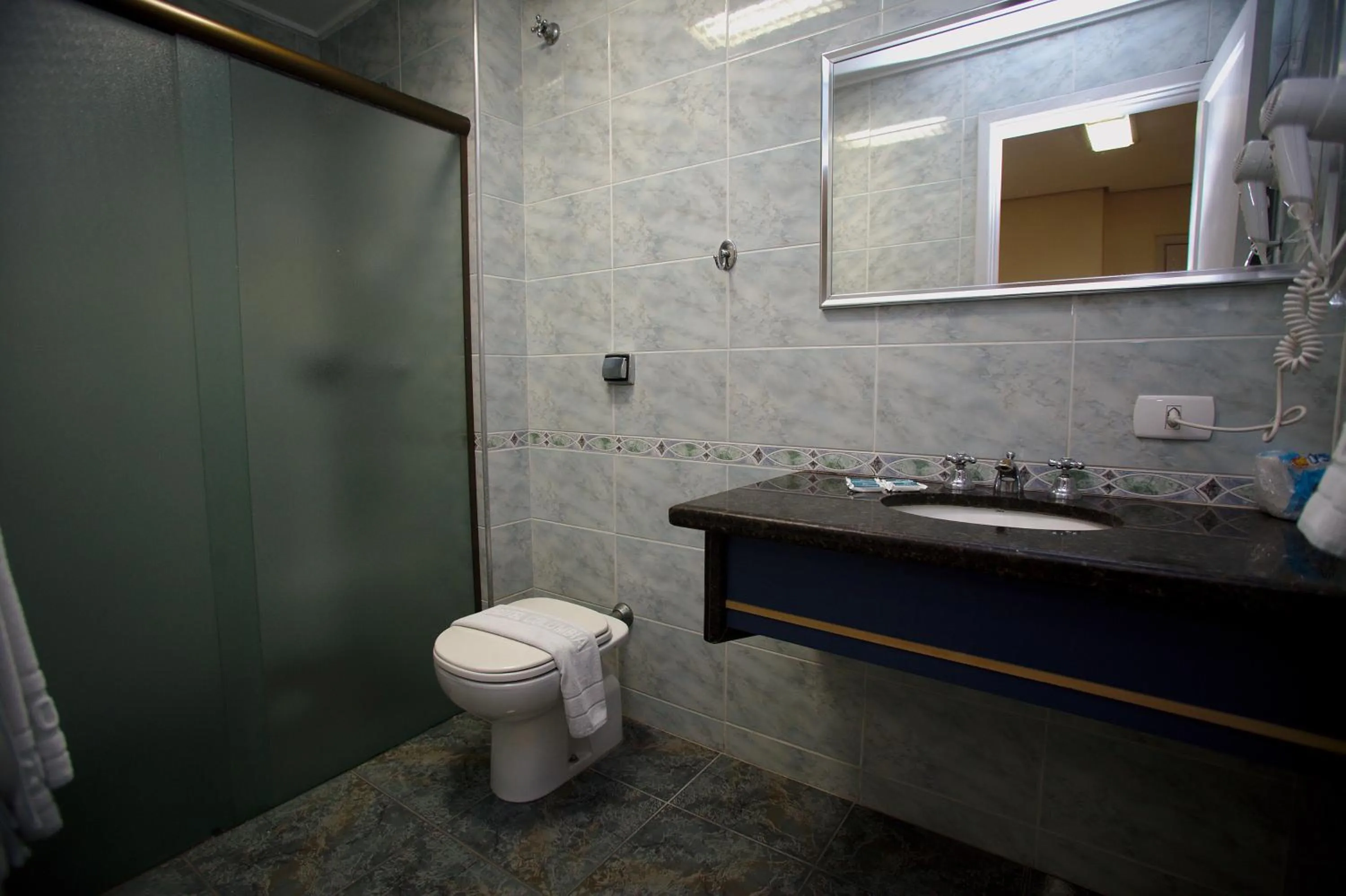 Shower in Hotel Columbia