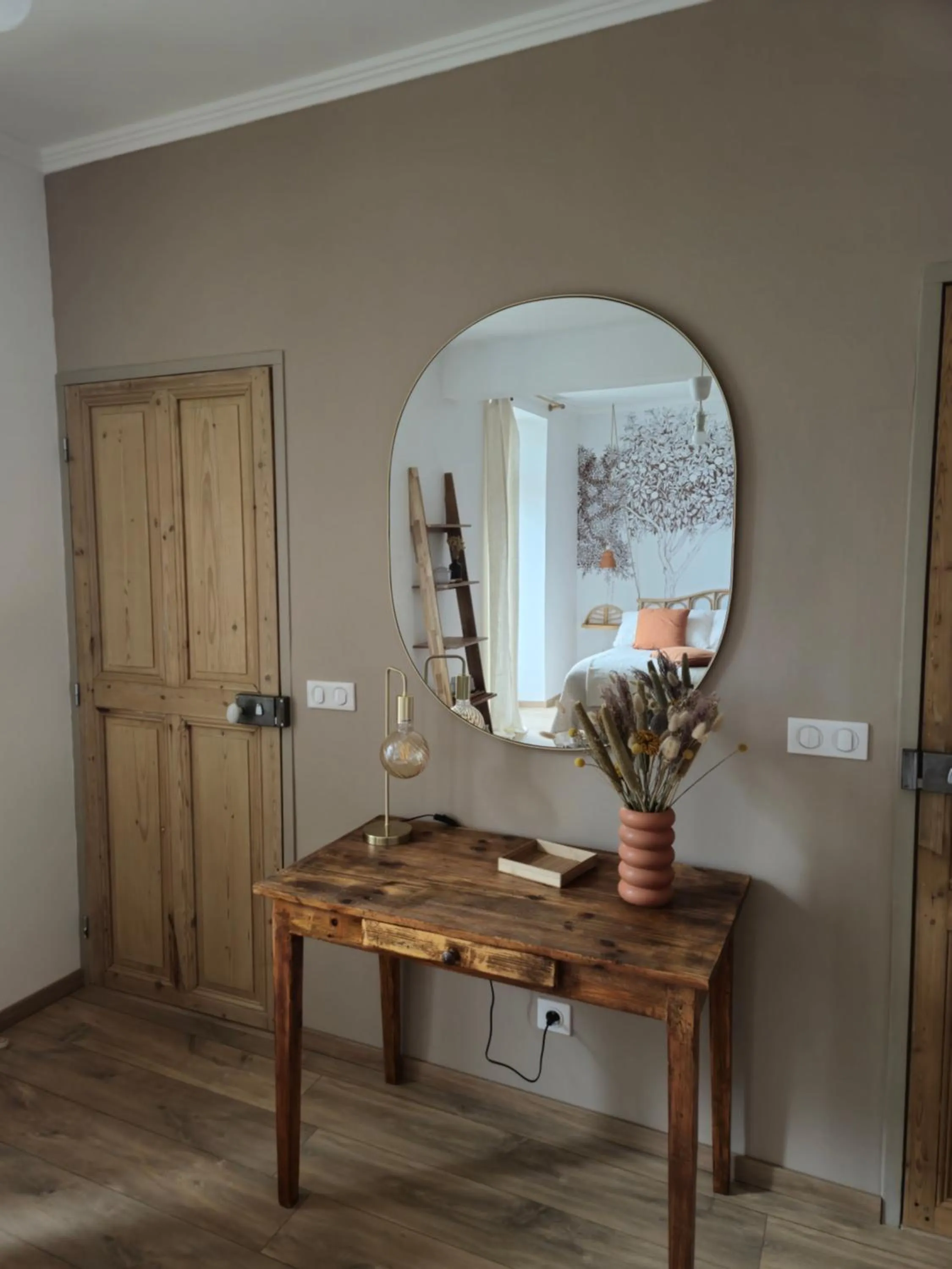 Photo of the whole room in CHAMBRES D'HÔTES L'Oréliane en Provence Adults Only