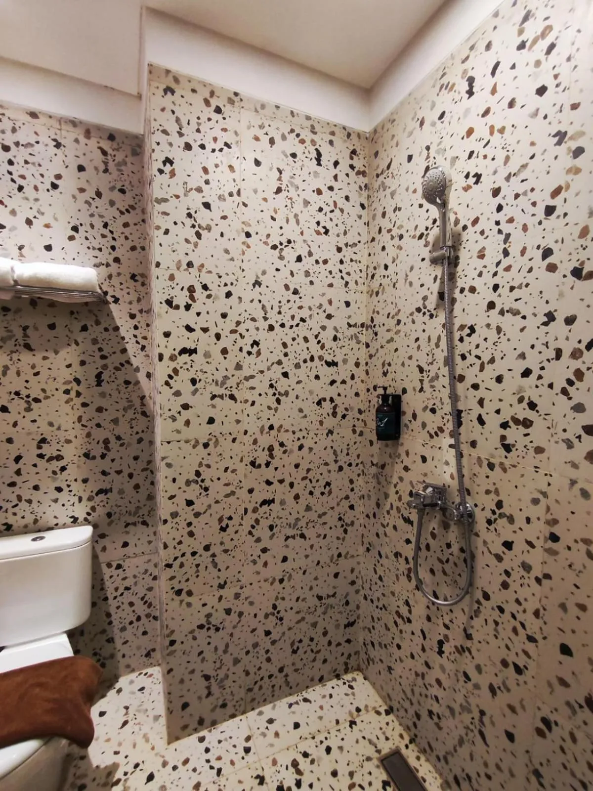 Shower in Liberta Malioboro North