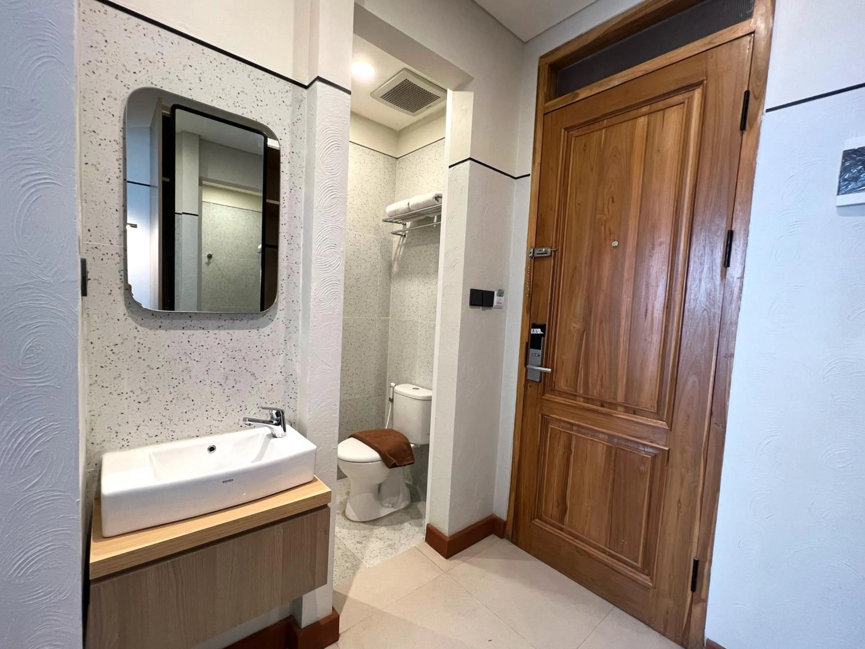 Shower in Liberta Malioboro North