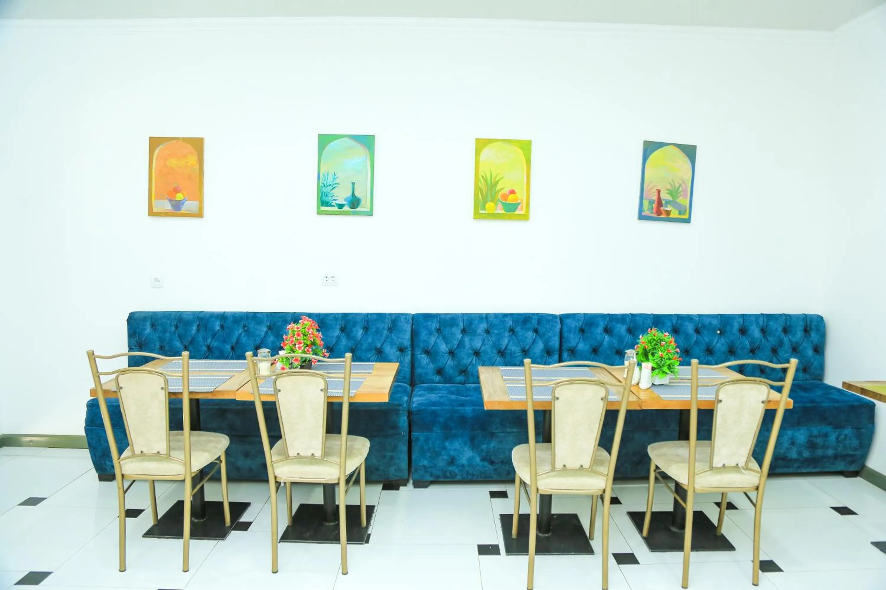 Restaurant/places to eat in ART SAMARQAND hotel