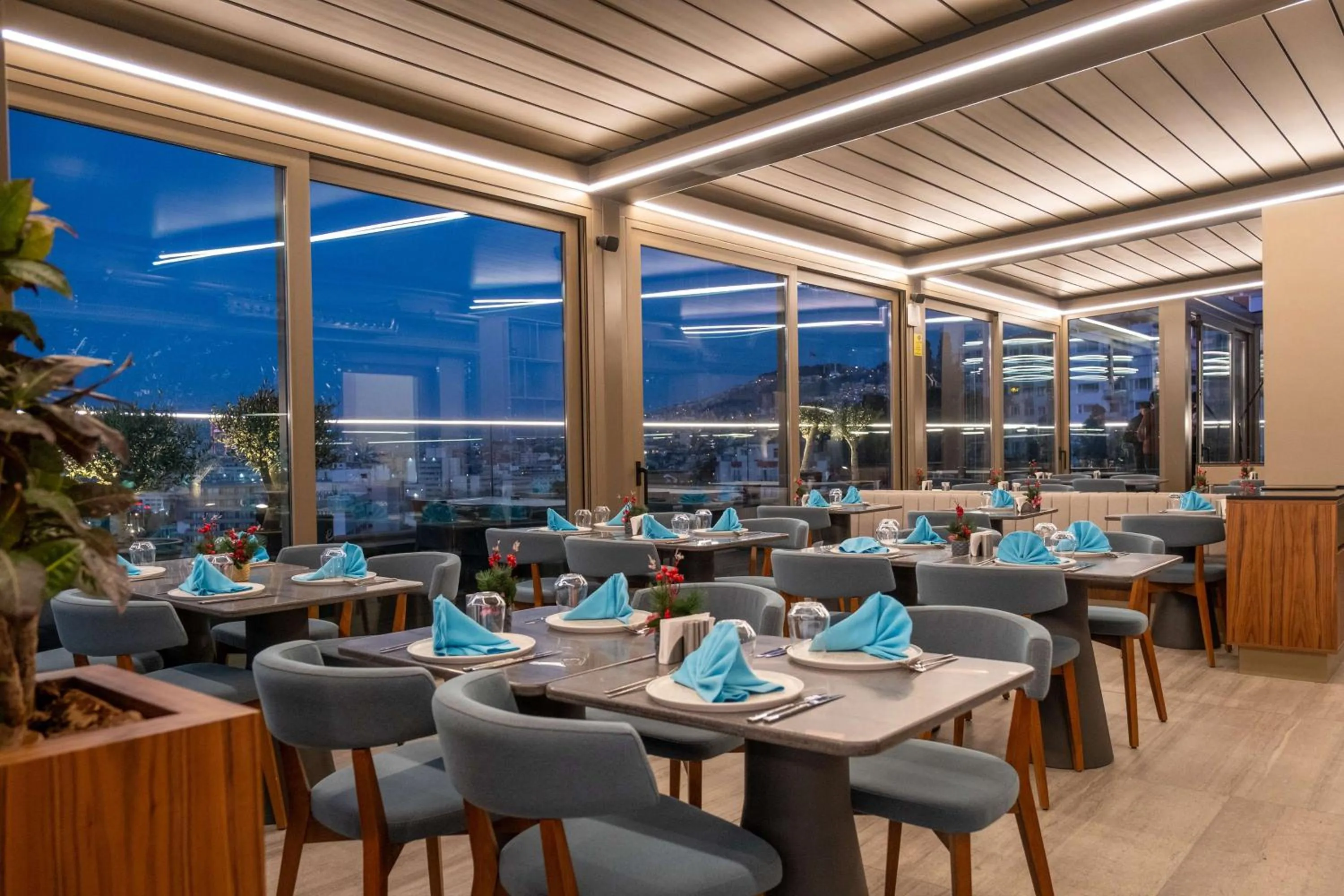 Restaurant/places to eat in Best Western Plus Hotel Konak