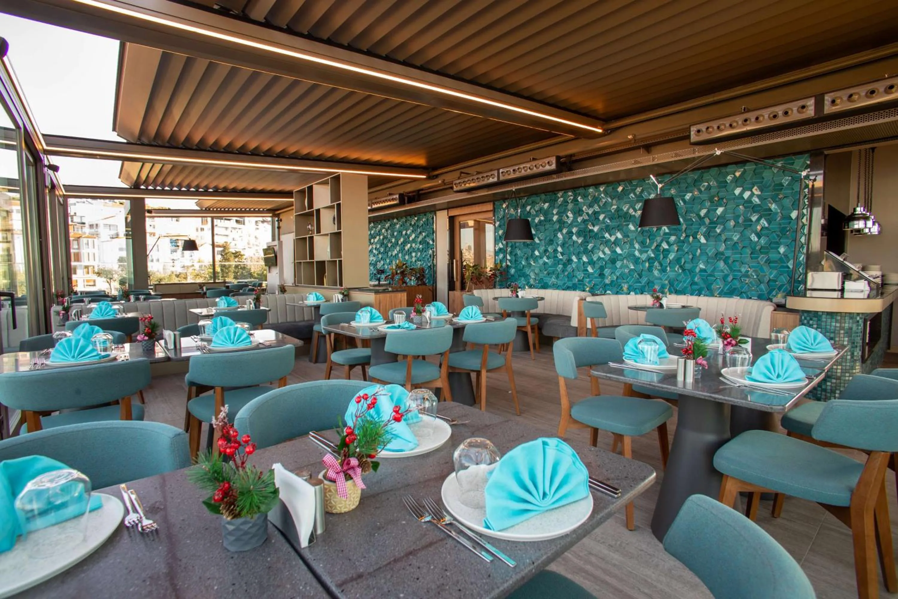 Restaurant/places to eat in Best Western Plus Hotel Konak