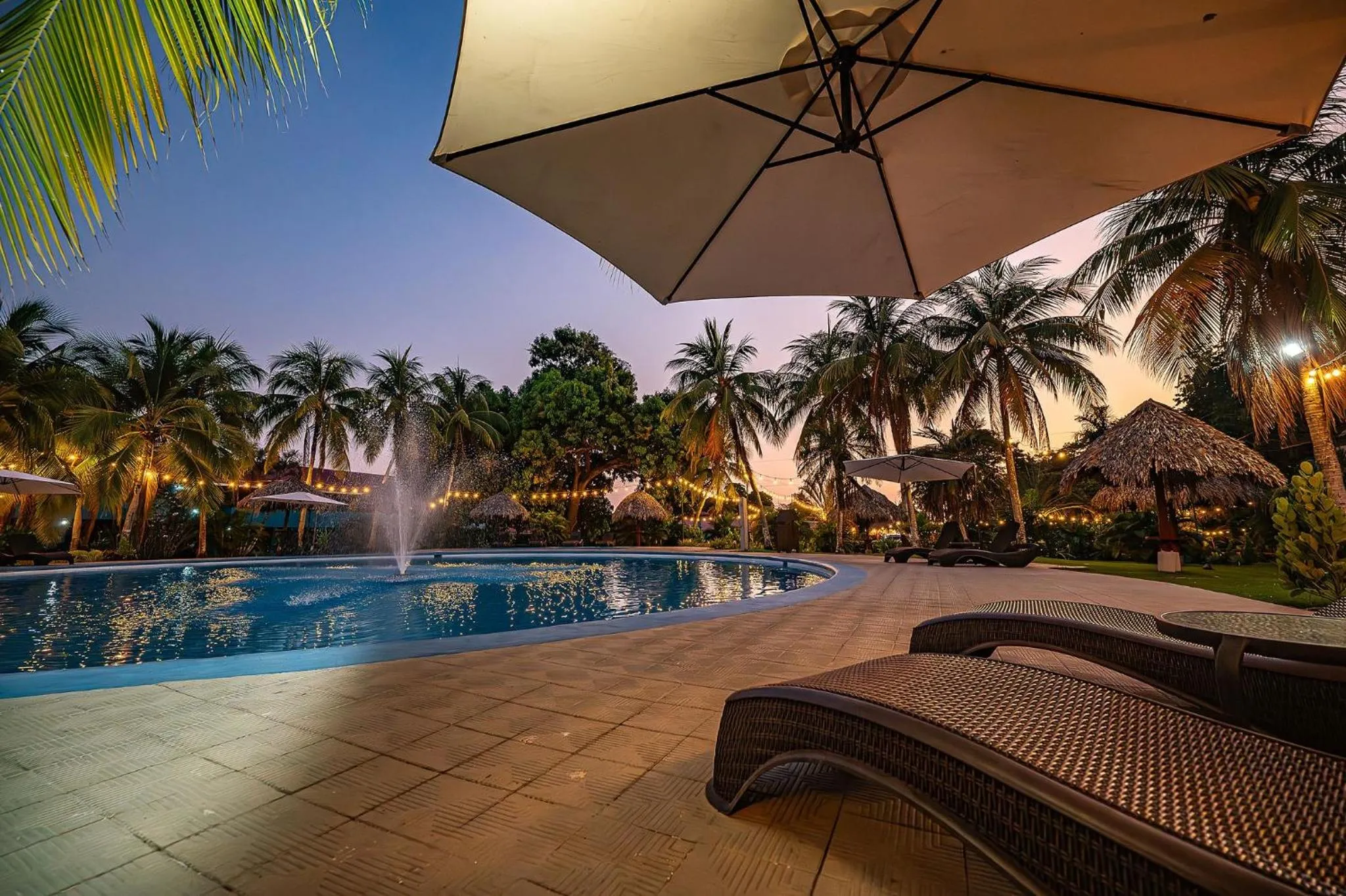 Beach Break Resort & CR Surf Camp