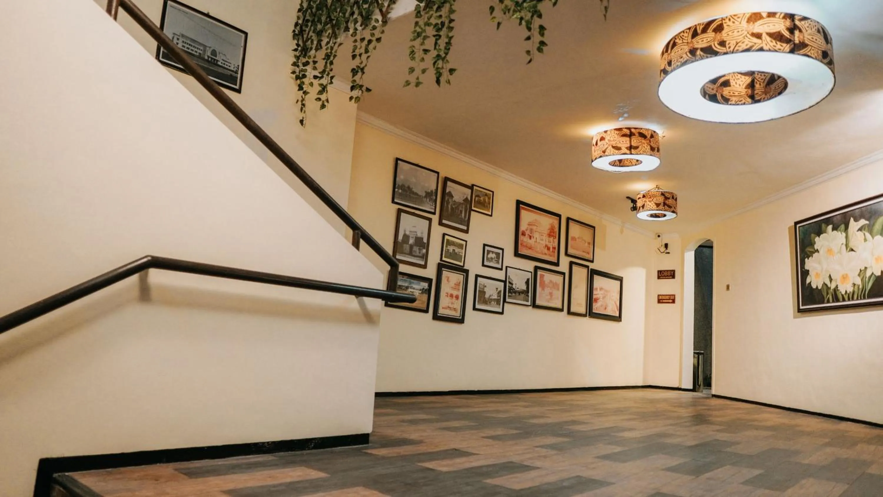 Tuwuh Hotel at Kayutangan