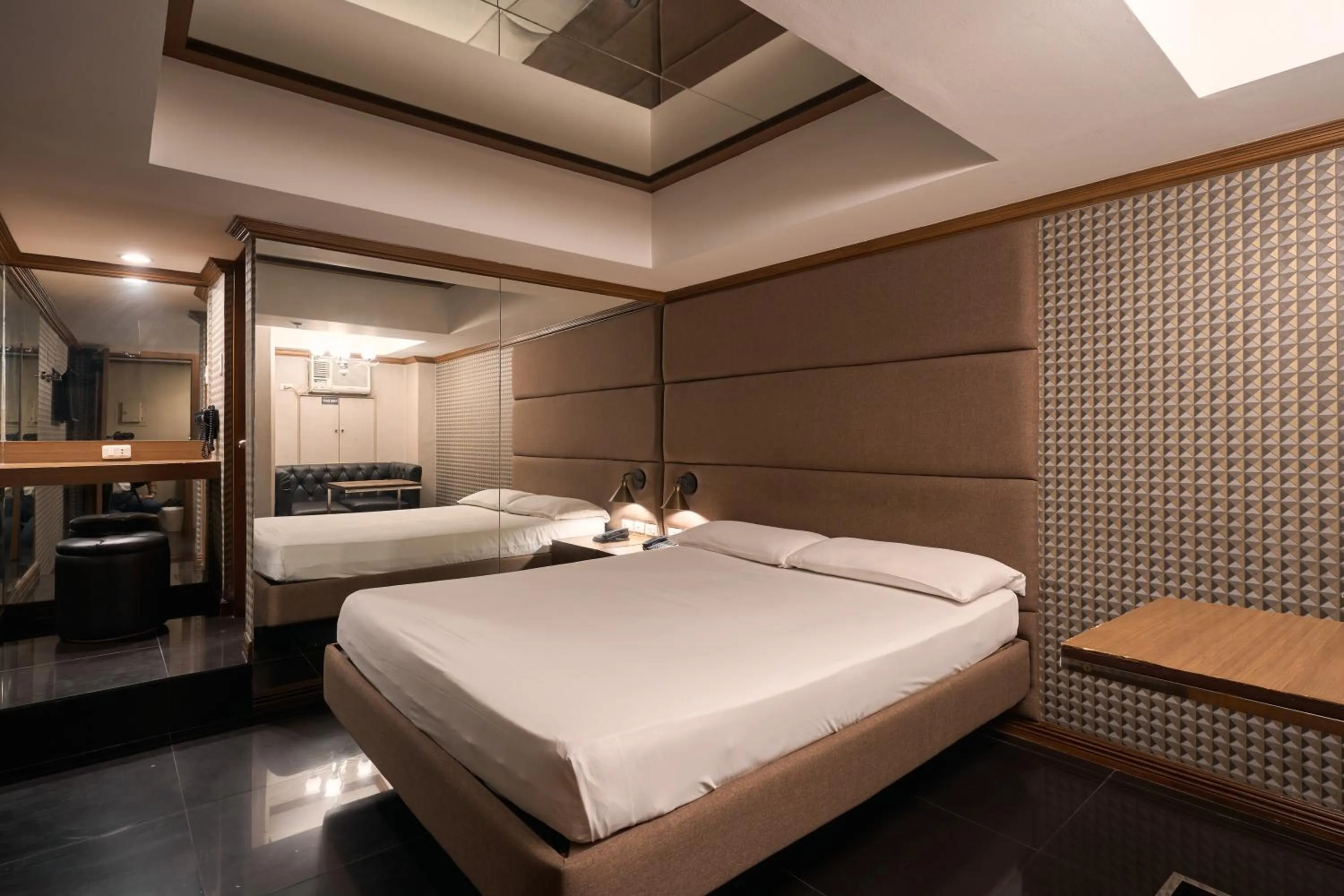 Bedroom, Bed in Victoria Court Hillcrest