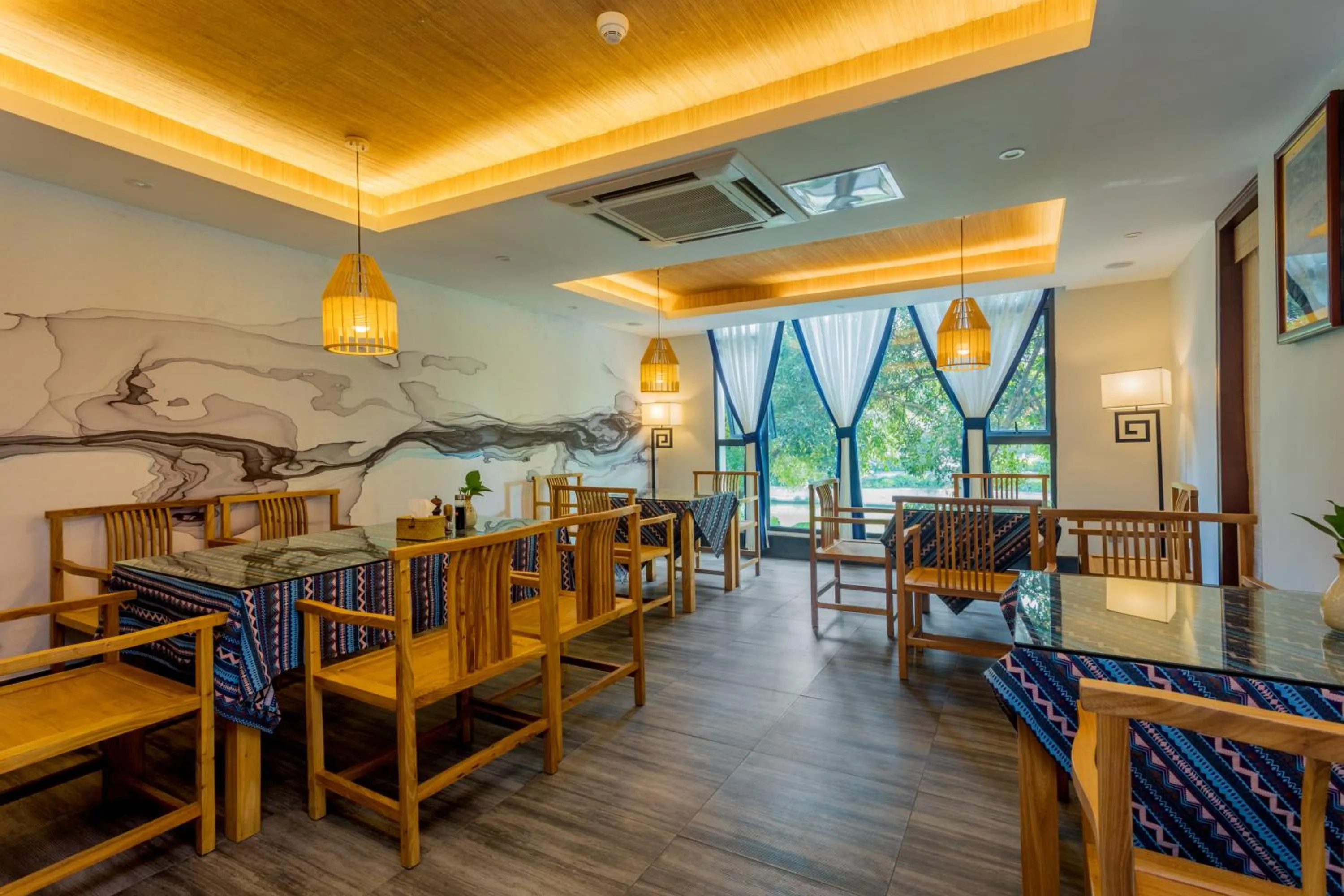 Restaurant/places to eat in Riverside Inn Guilin Central