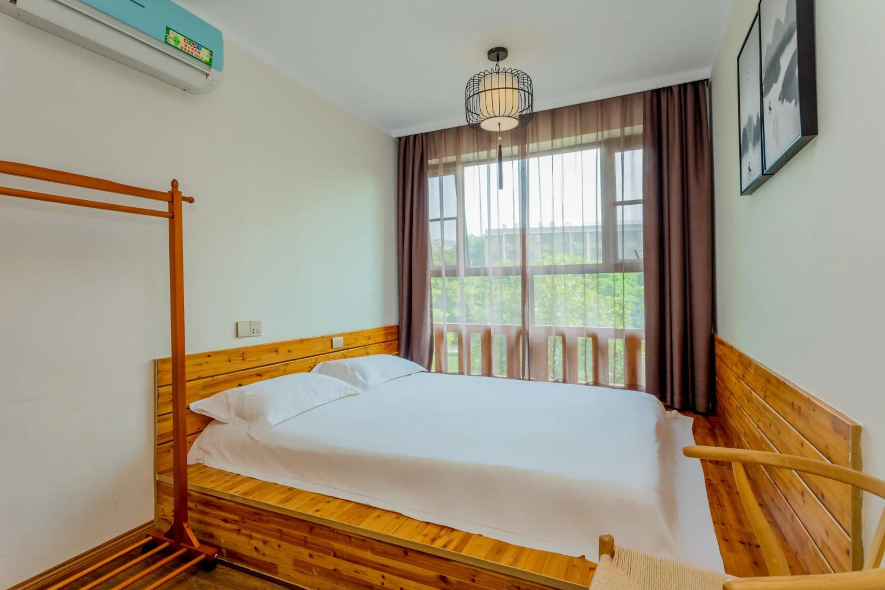 Bedroom, Bed in Riverside Inn Guilin Central