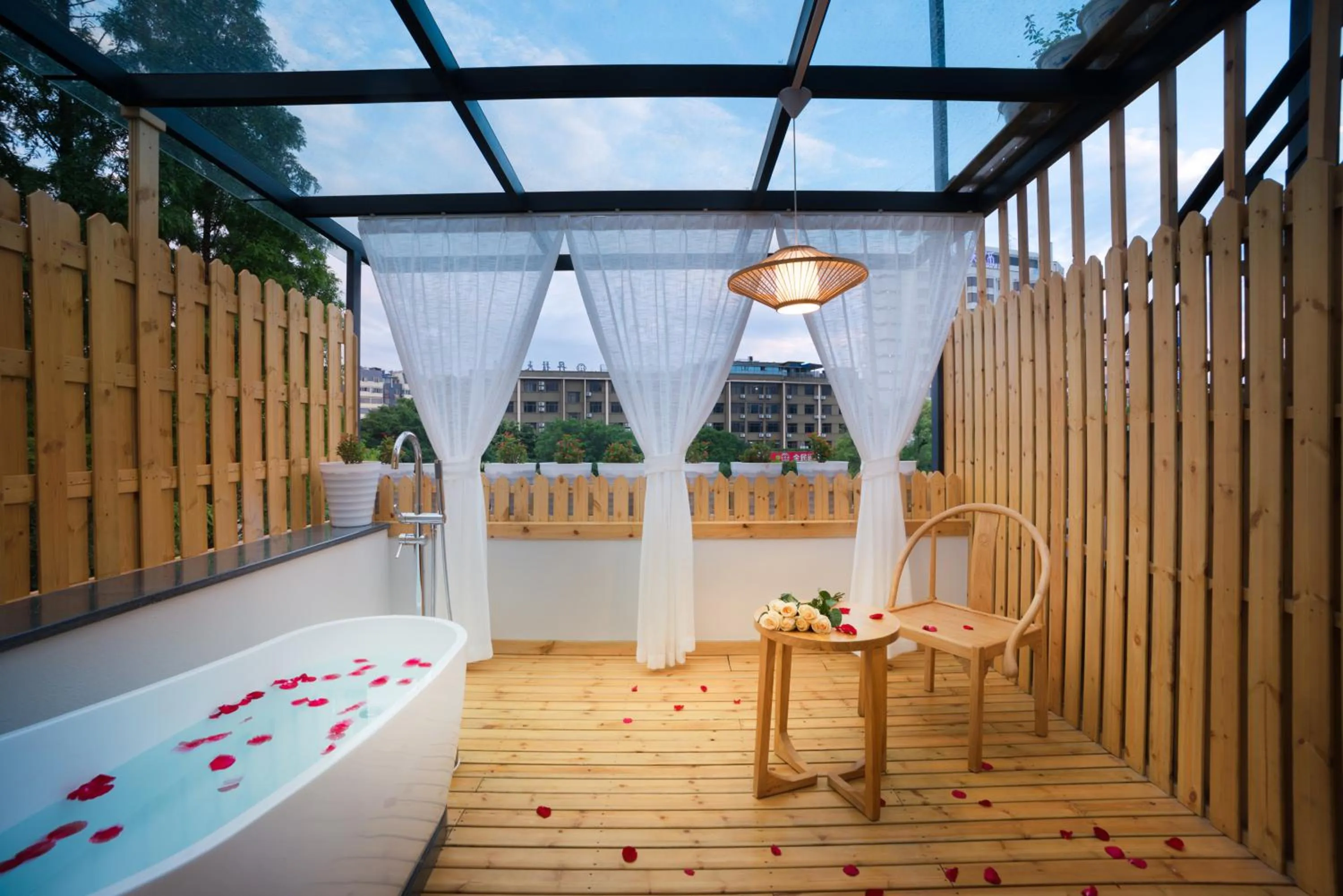 Balcony/Terrace in Riverside Inn Guilin Central