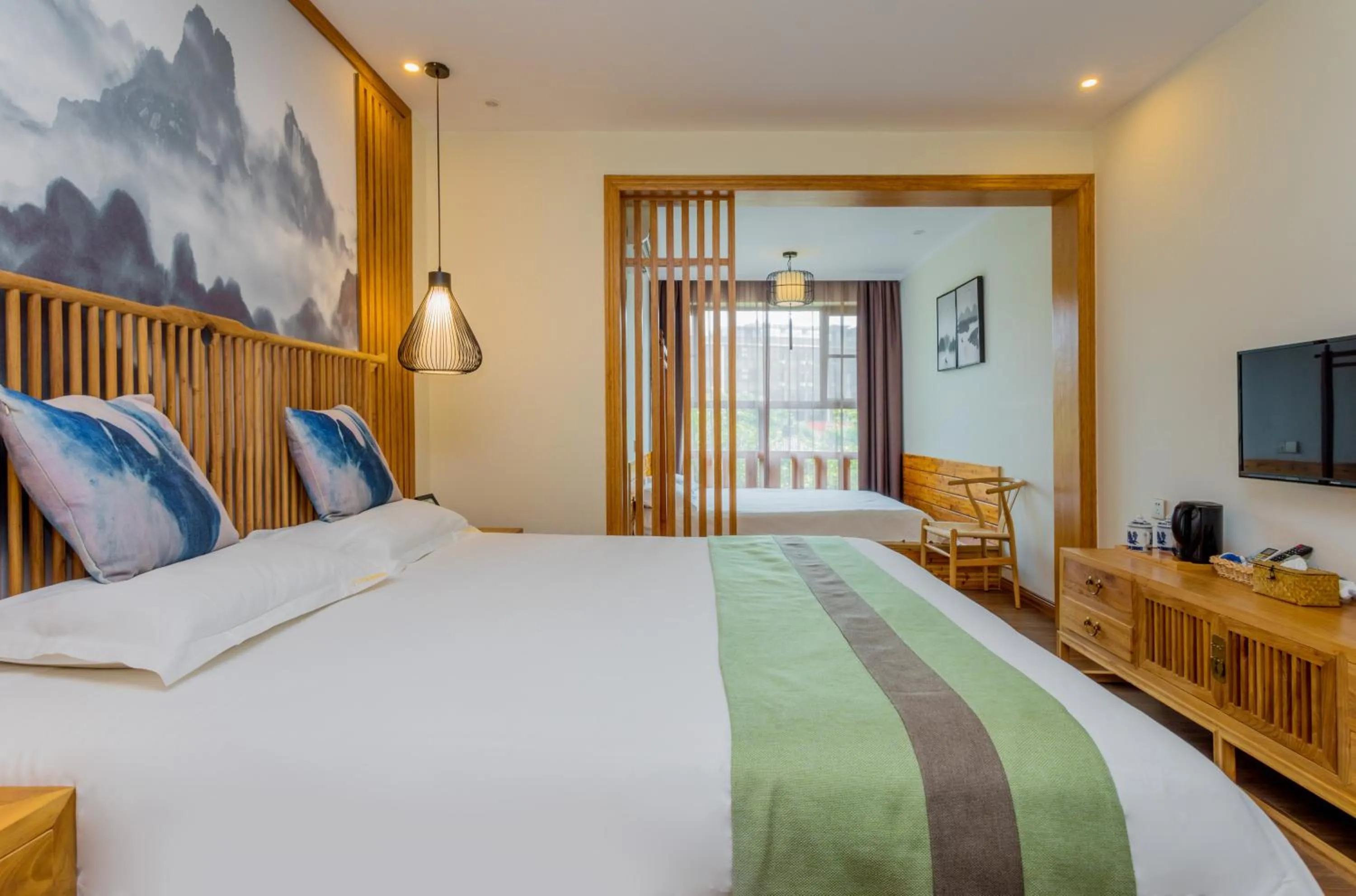 Photo of the whole room, Bed in Riverside Inn Guilin Central