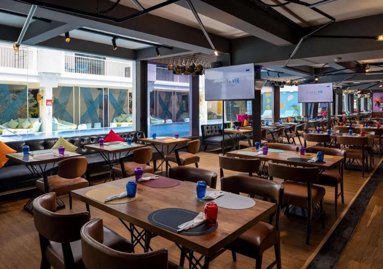 Restaurant/places to eat in Viva Dash Hotel Seminyak