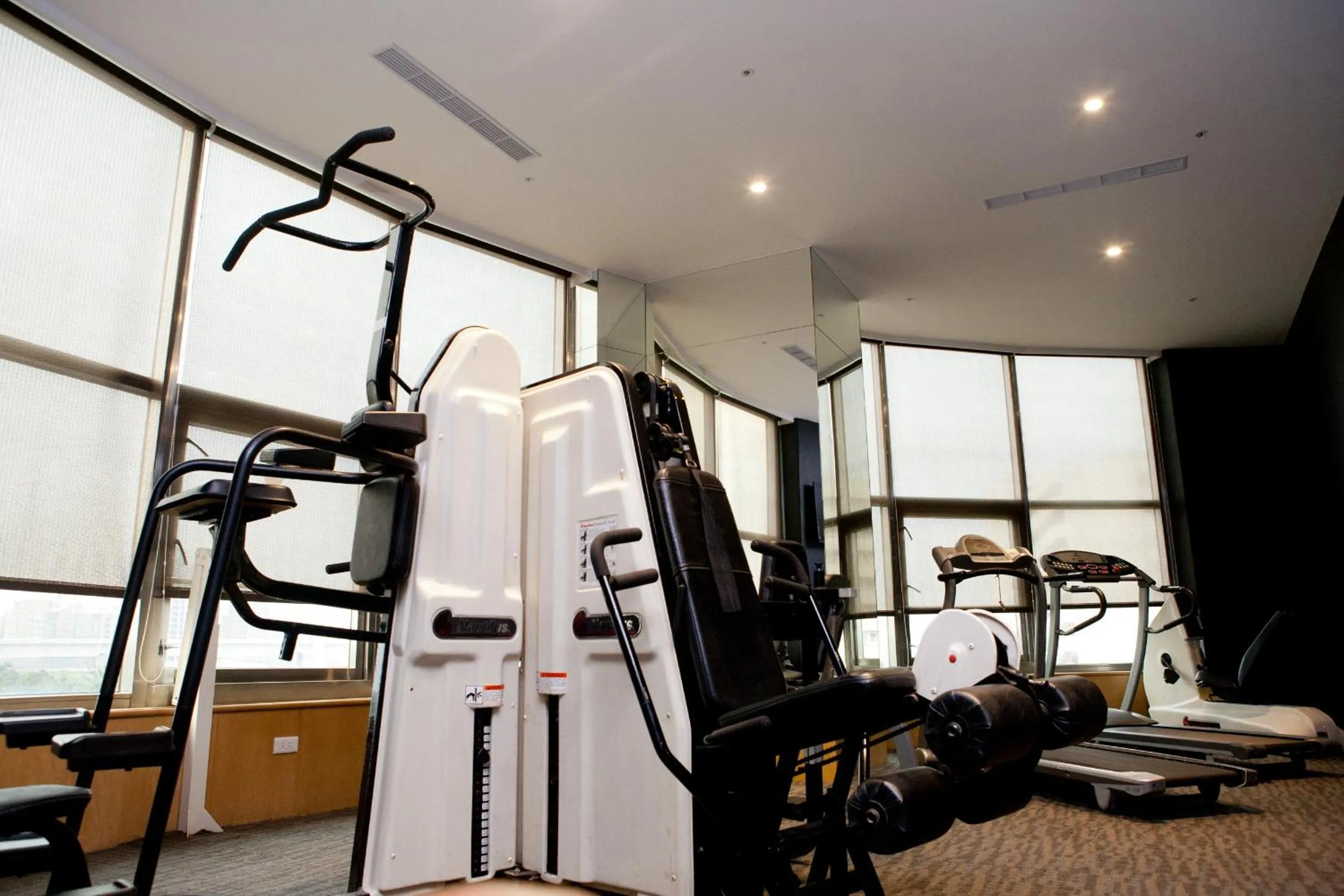 Fitness centre/facilities in Highness Hotel