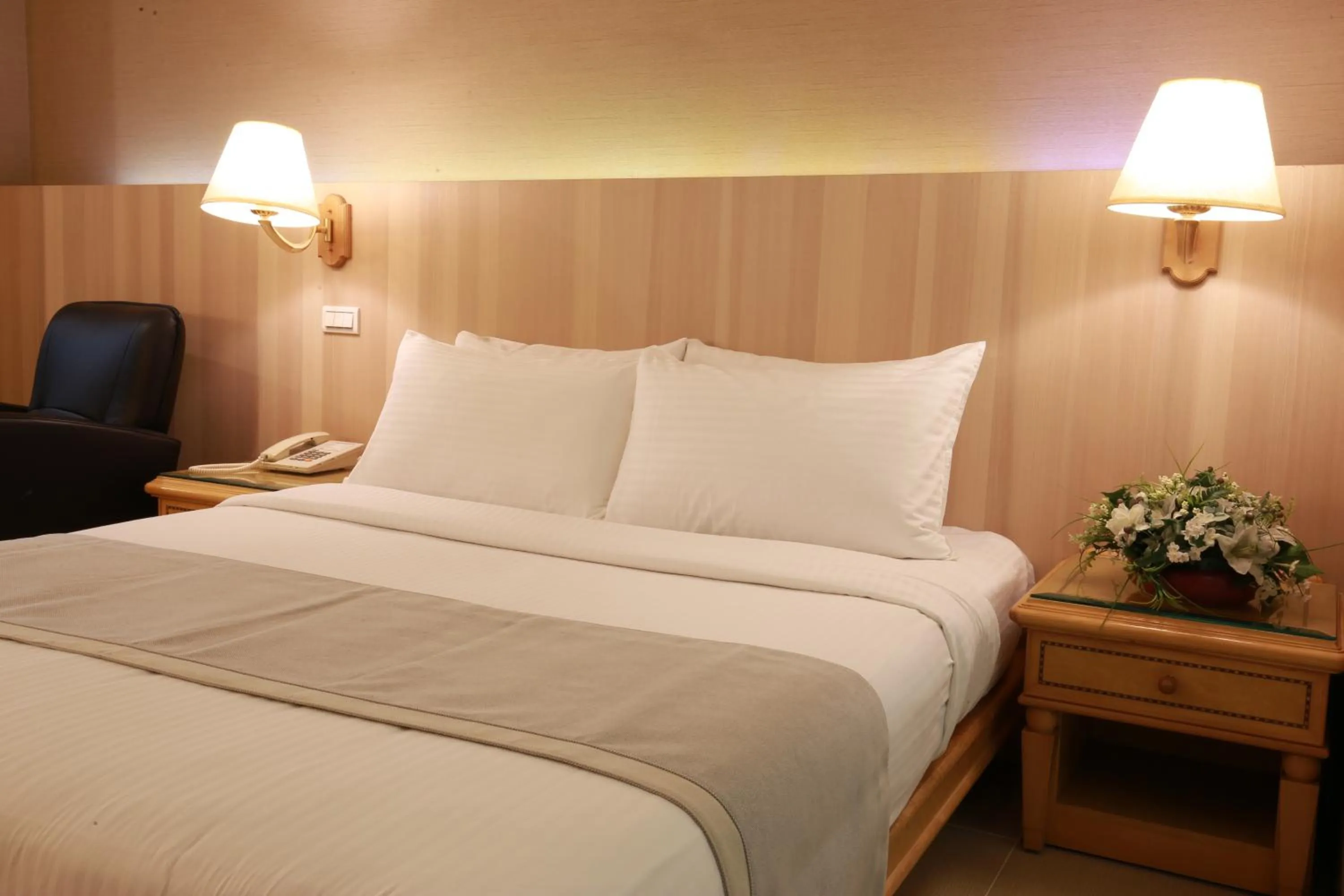 bunk bed, Bed in Highness Hotel