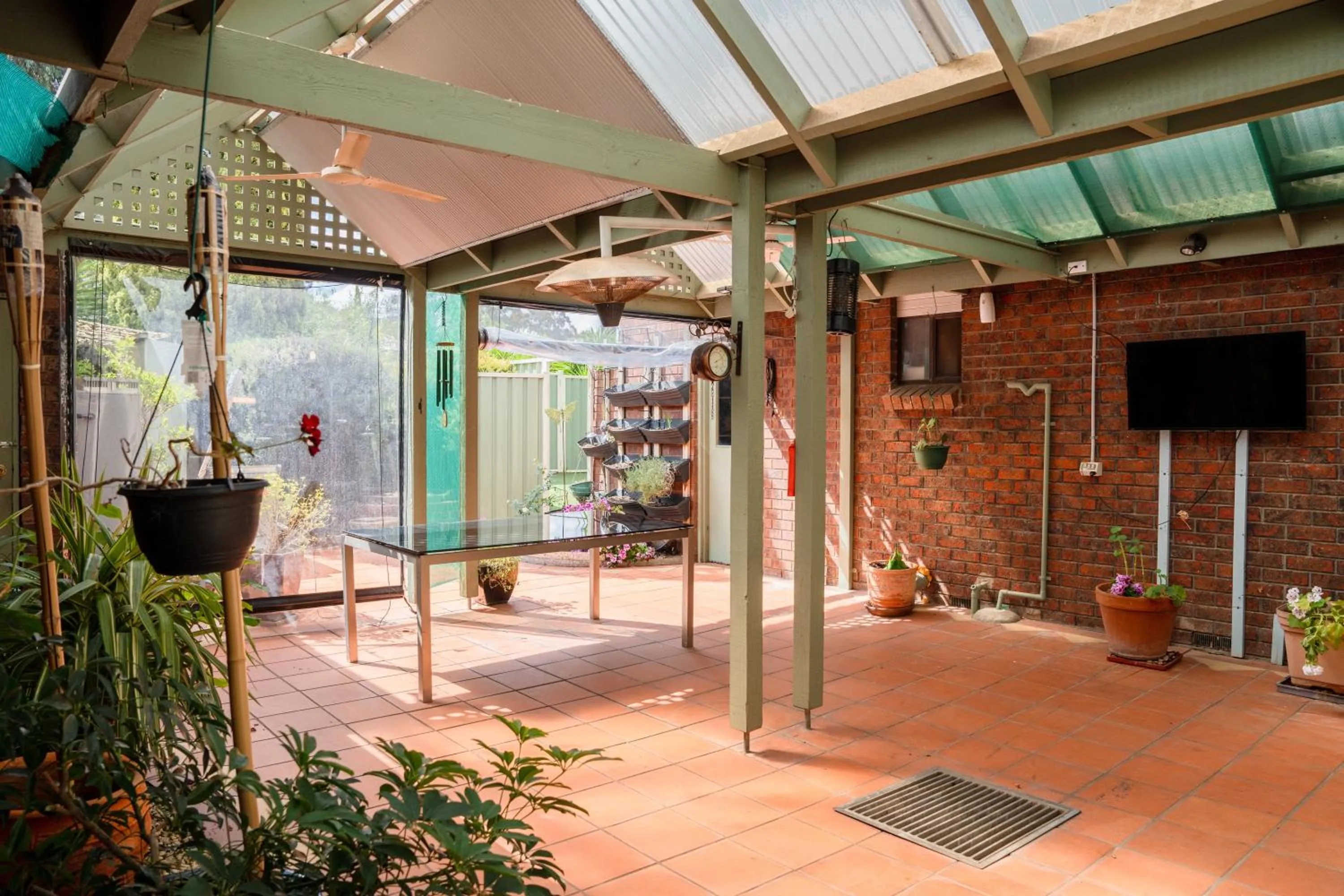 Balcony/Terrace in Bristol Hill Motor Inn