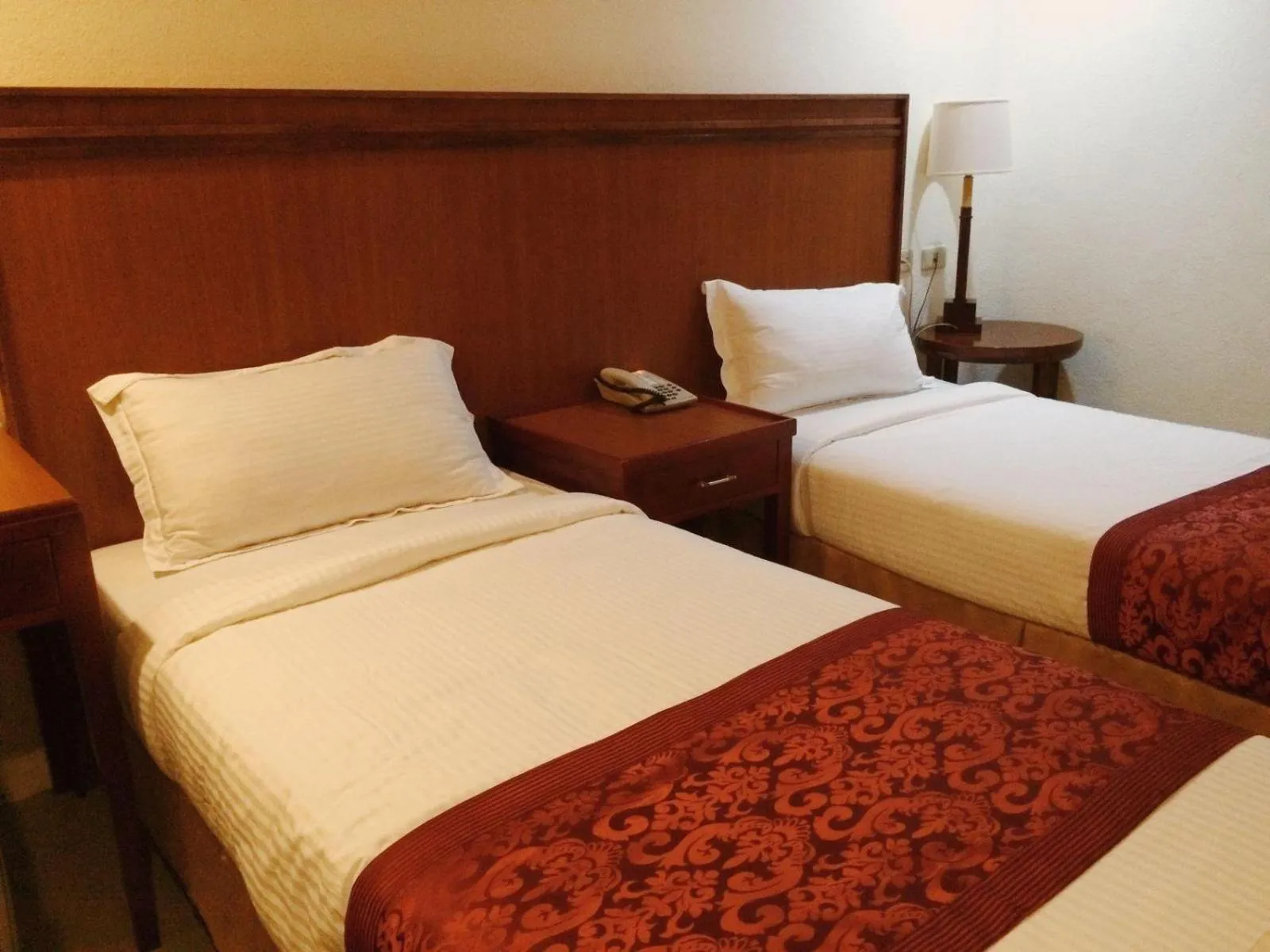 Bed in Chinatown Lai Lai Hotel Inc