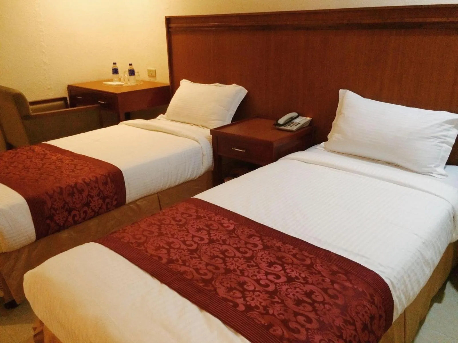 Bed in Chinatown Lai Lai Hotel Inc