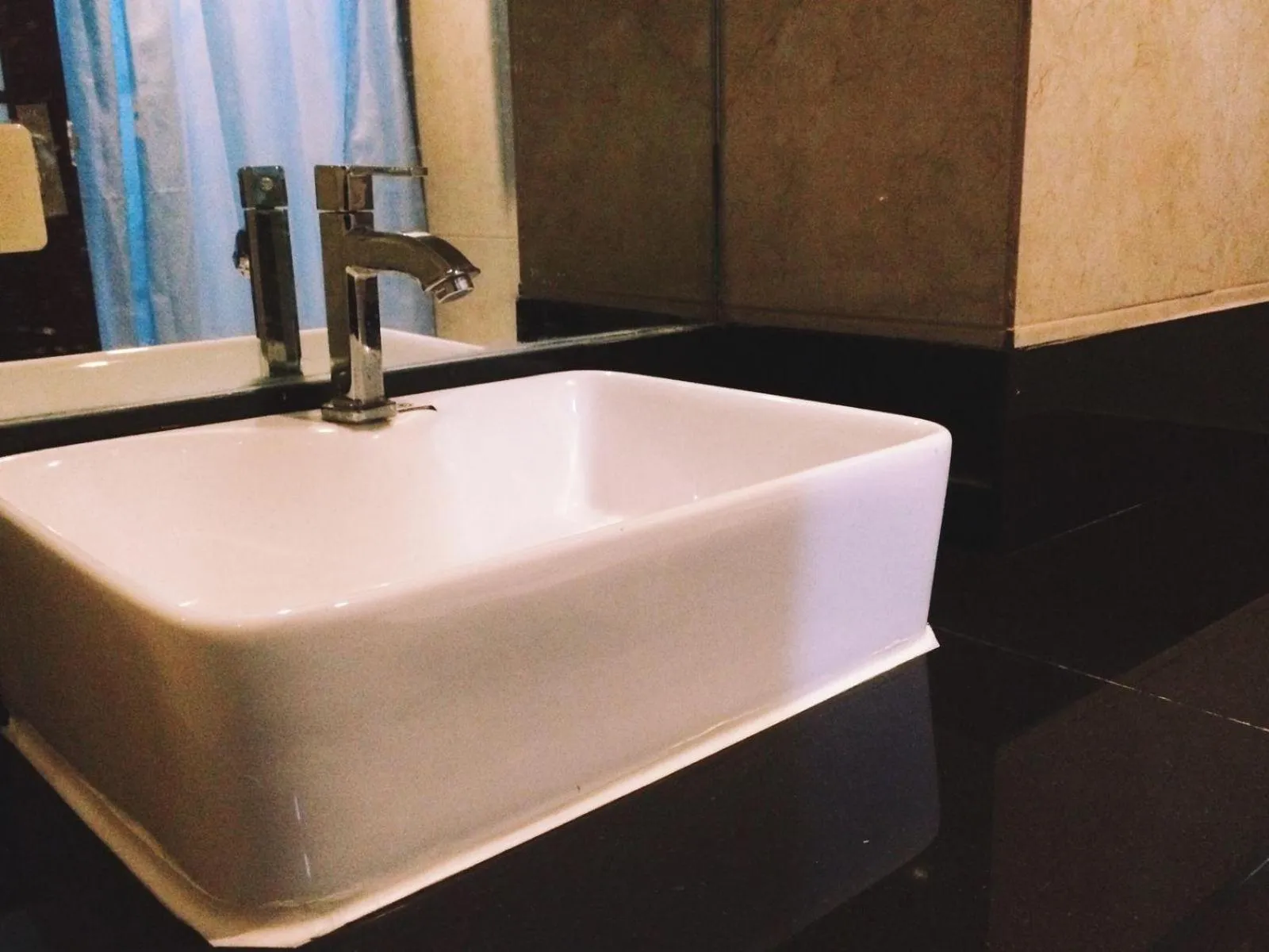 Chinatown Lai Lai Hotel Inc