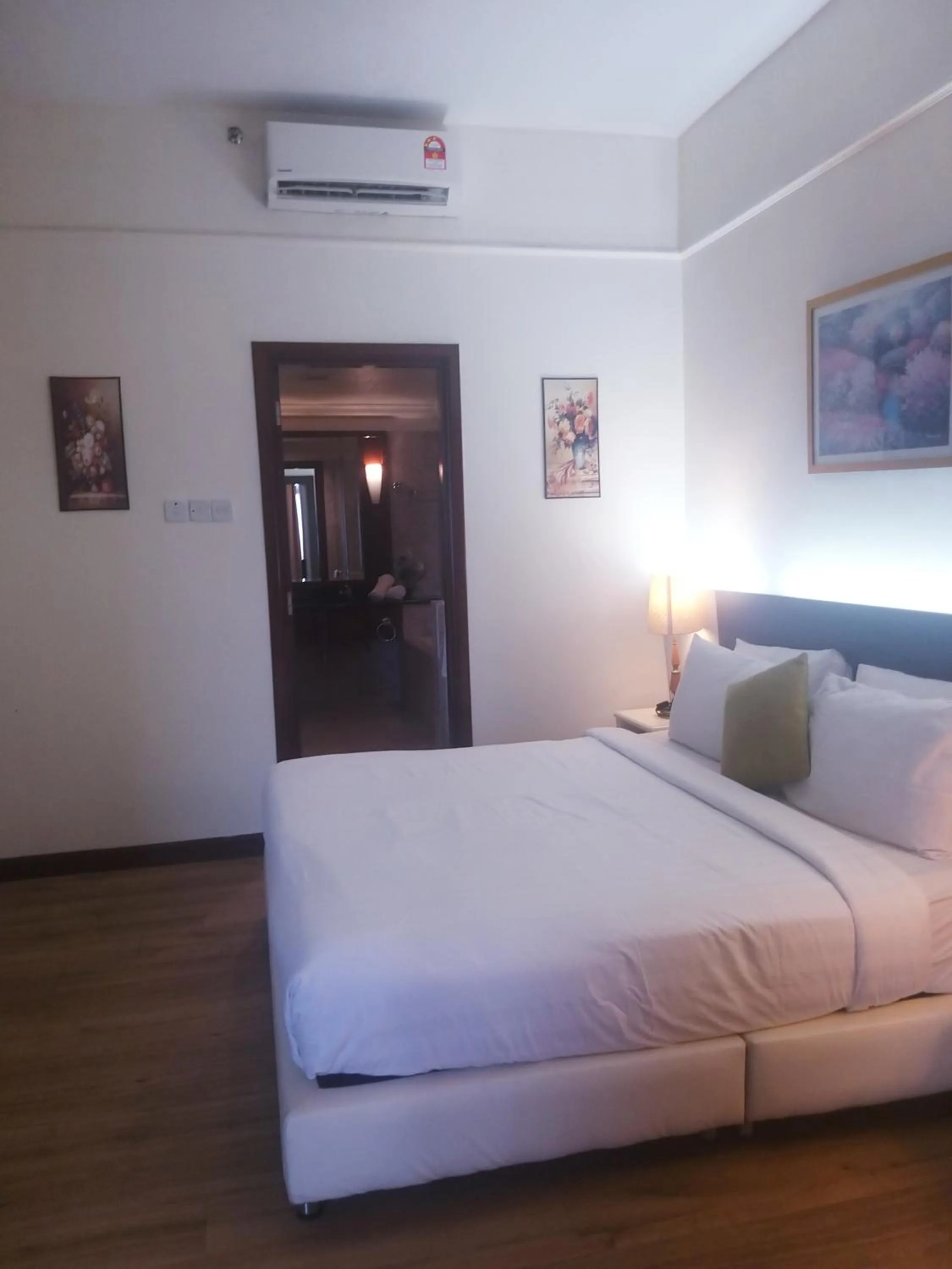 Bedroom, Bed in Eastern Suites Times Square KL