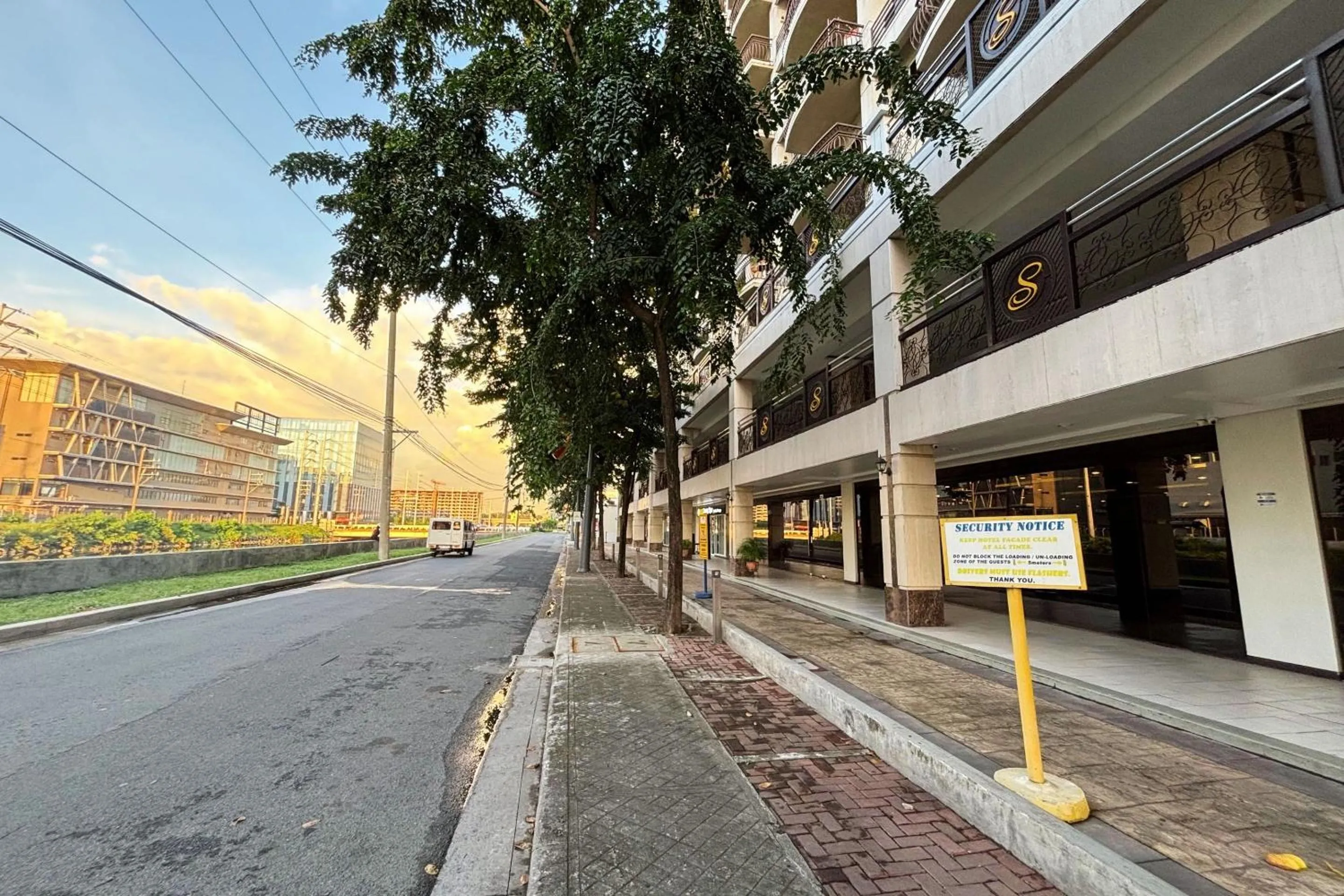 Street view in Extremeli Suites