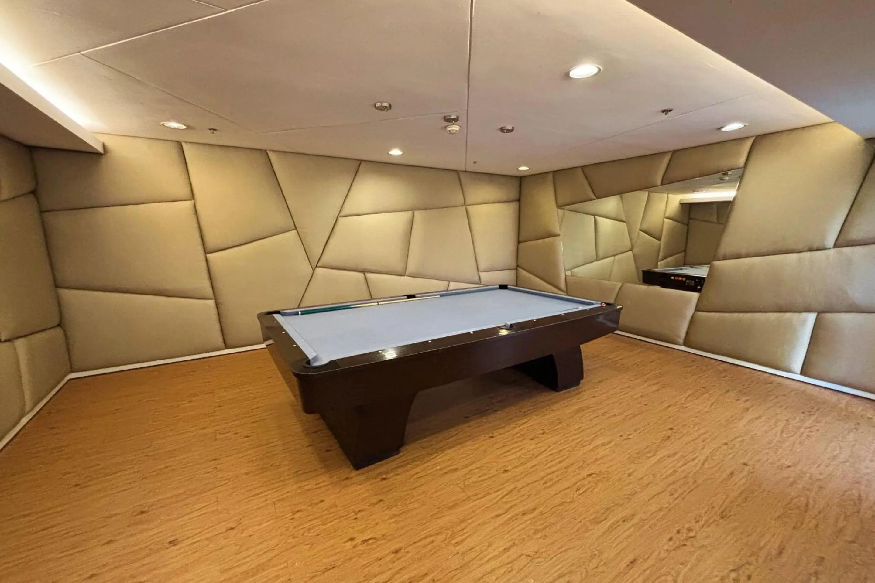 Billiard in Extremeli Suites