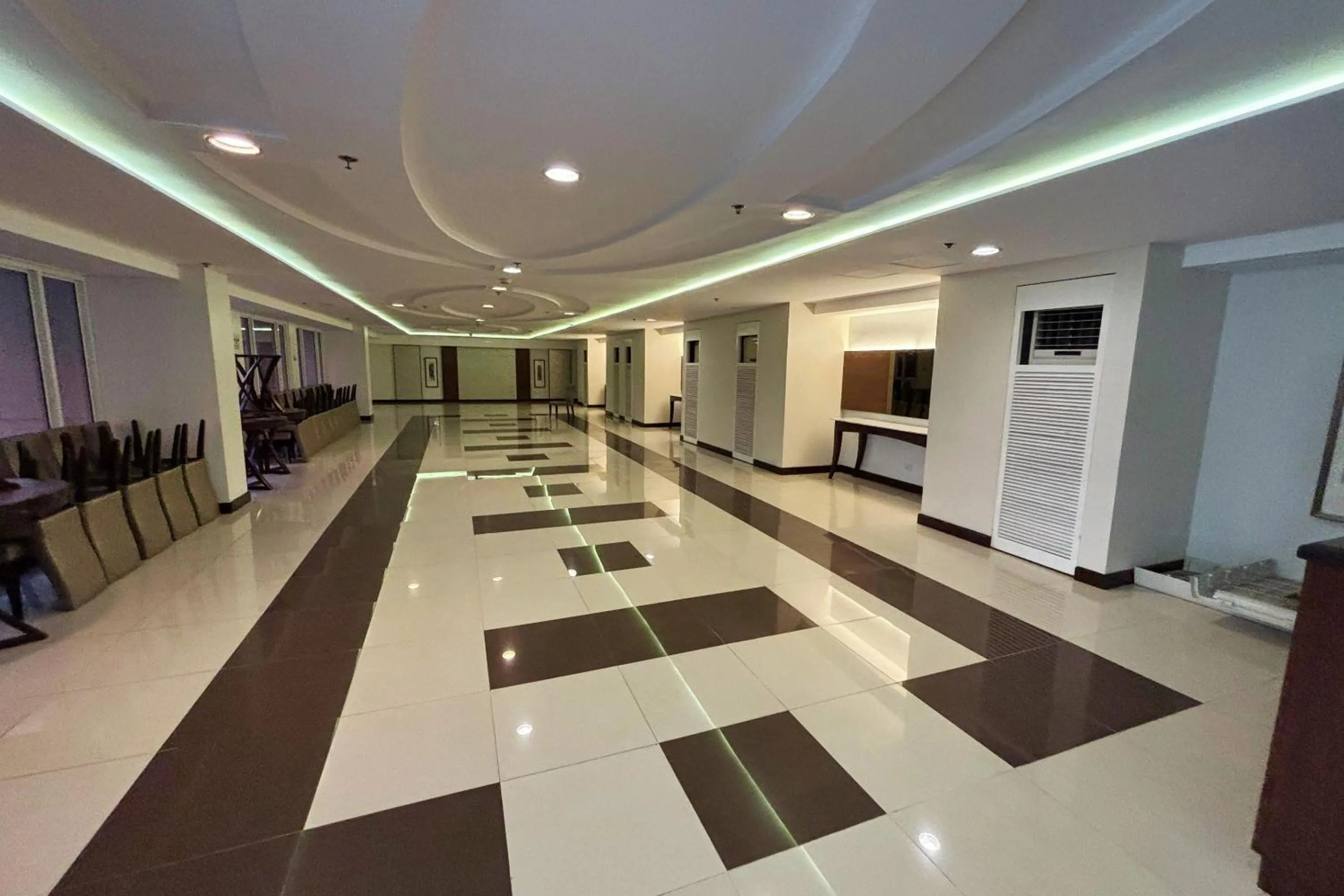 Facade/entrance in Extremeli Suites