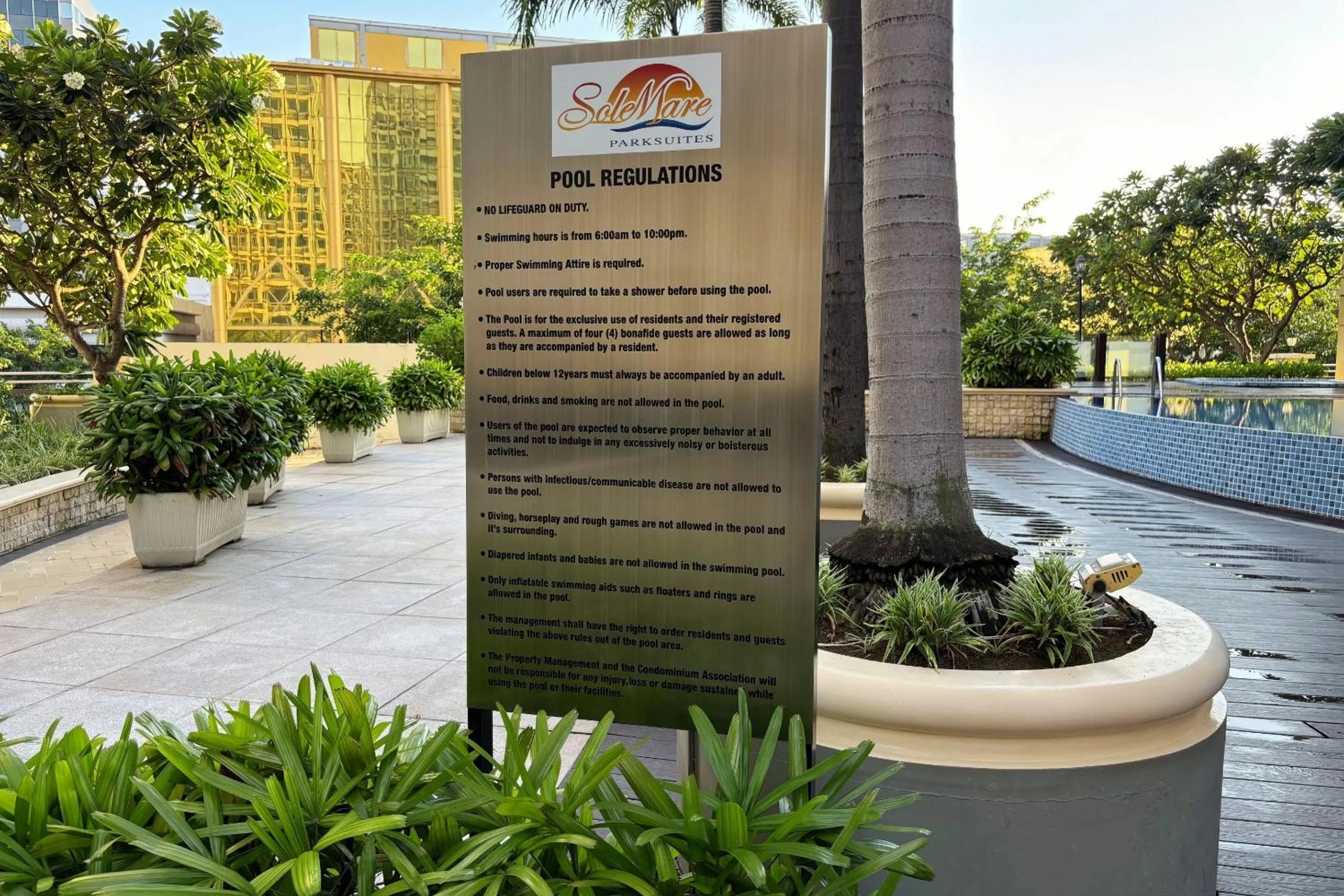 Garden in Extremeli Suites