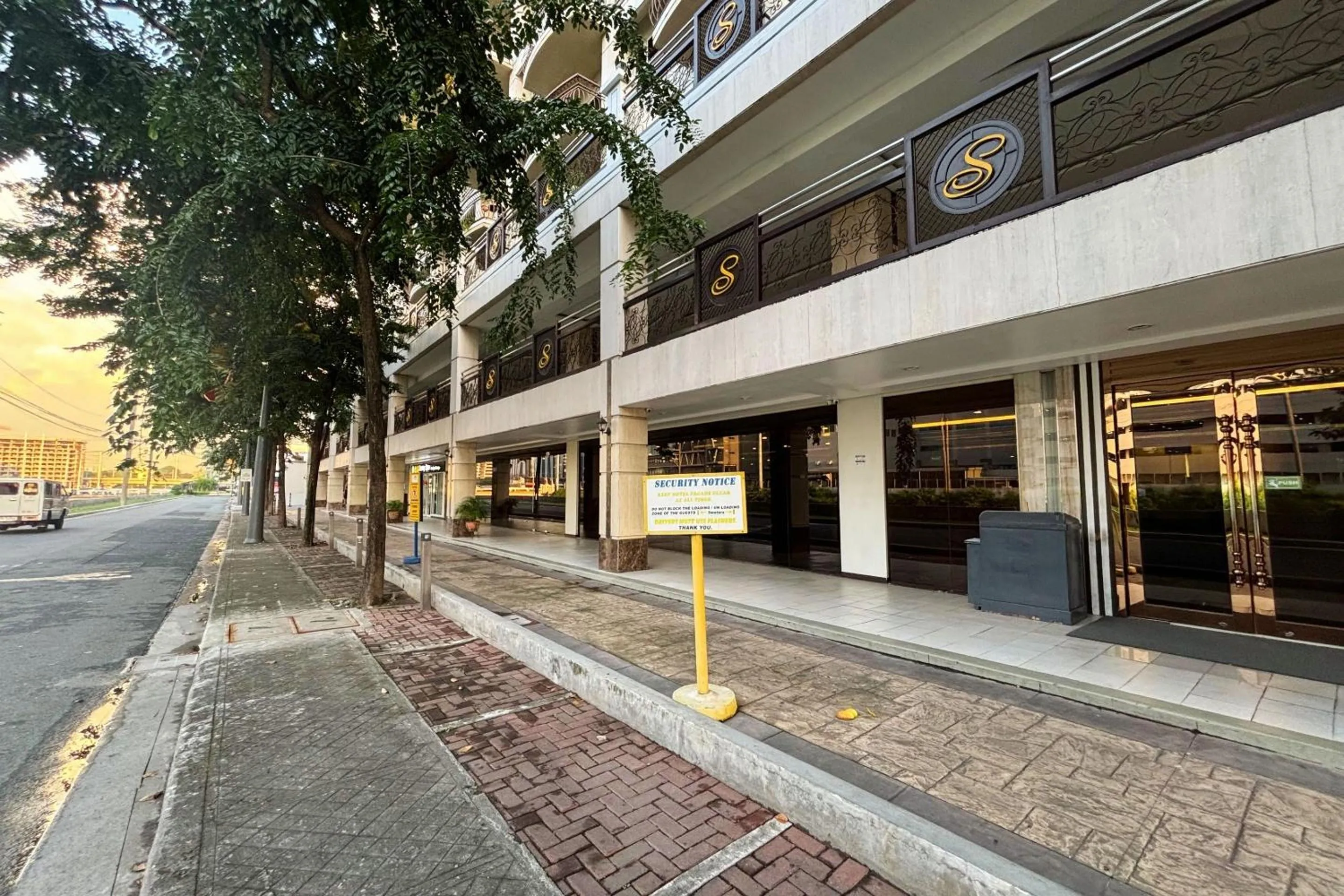 Street view in Extremeli Suites