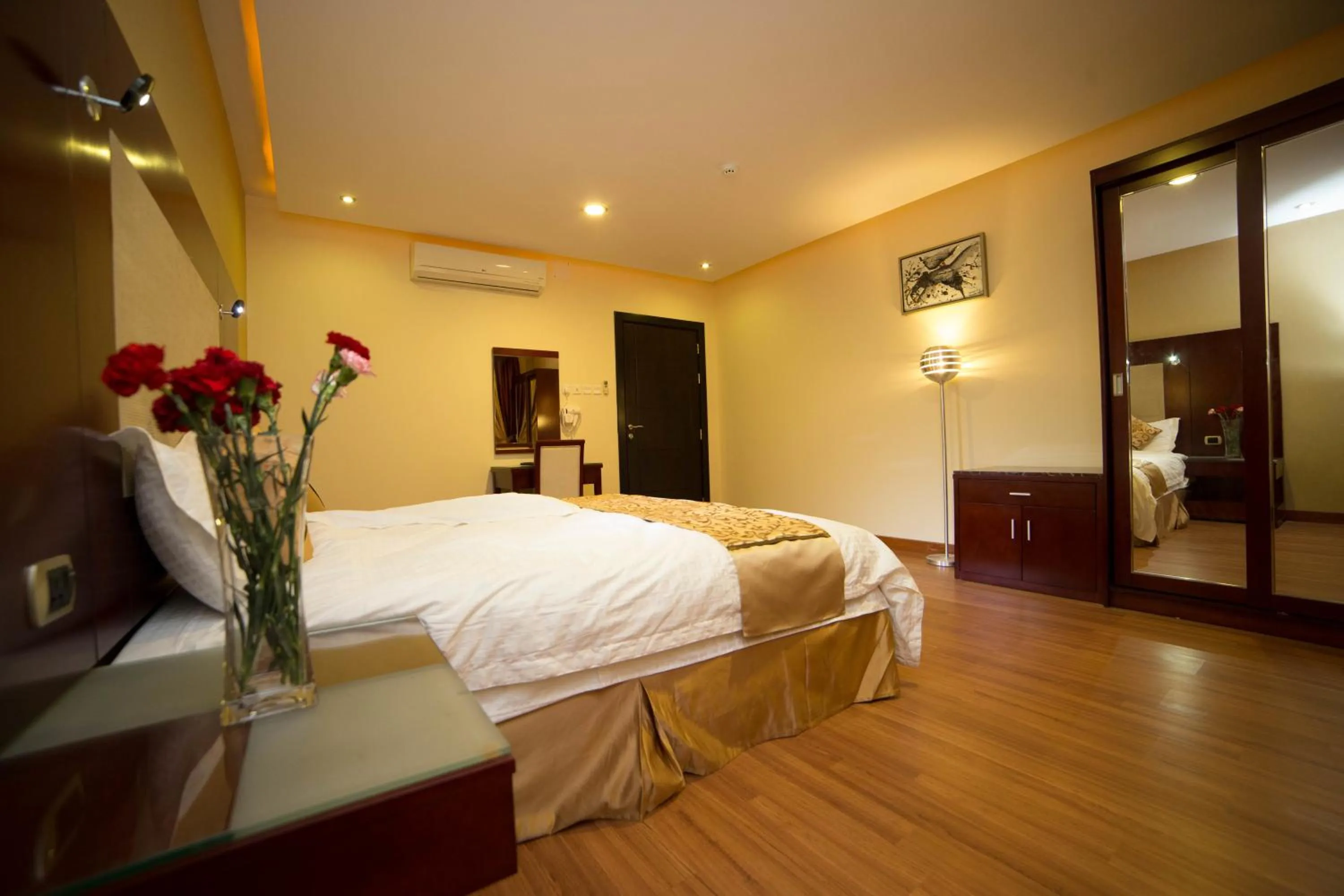 Bedroom, Bed in رؤوم إن للشقق الفندقية-Raoum Inn Hotel Apartments