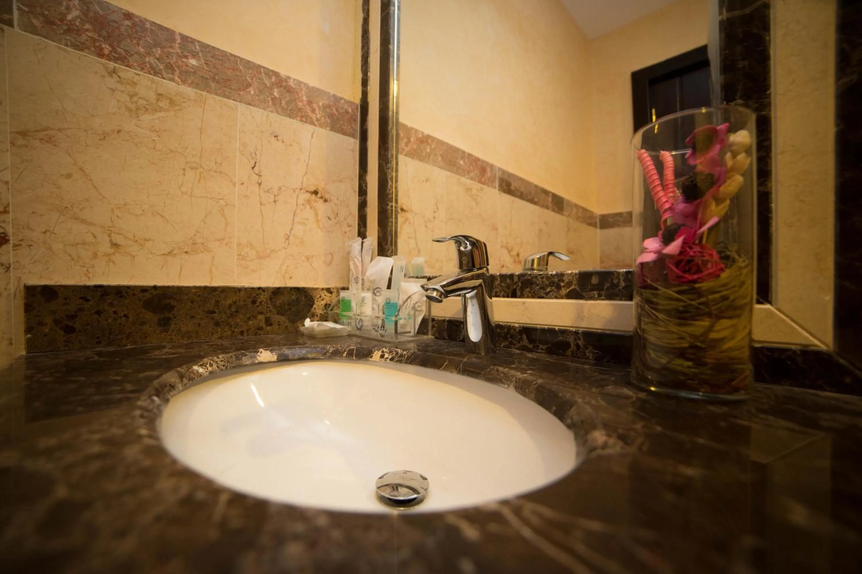 Bathroom in رؤوم إن للشقق الفندقية-Raoum Inn Hotel Apartments
