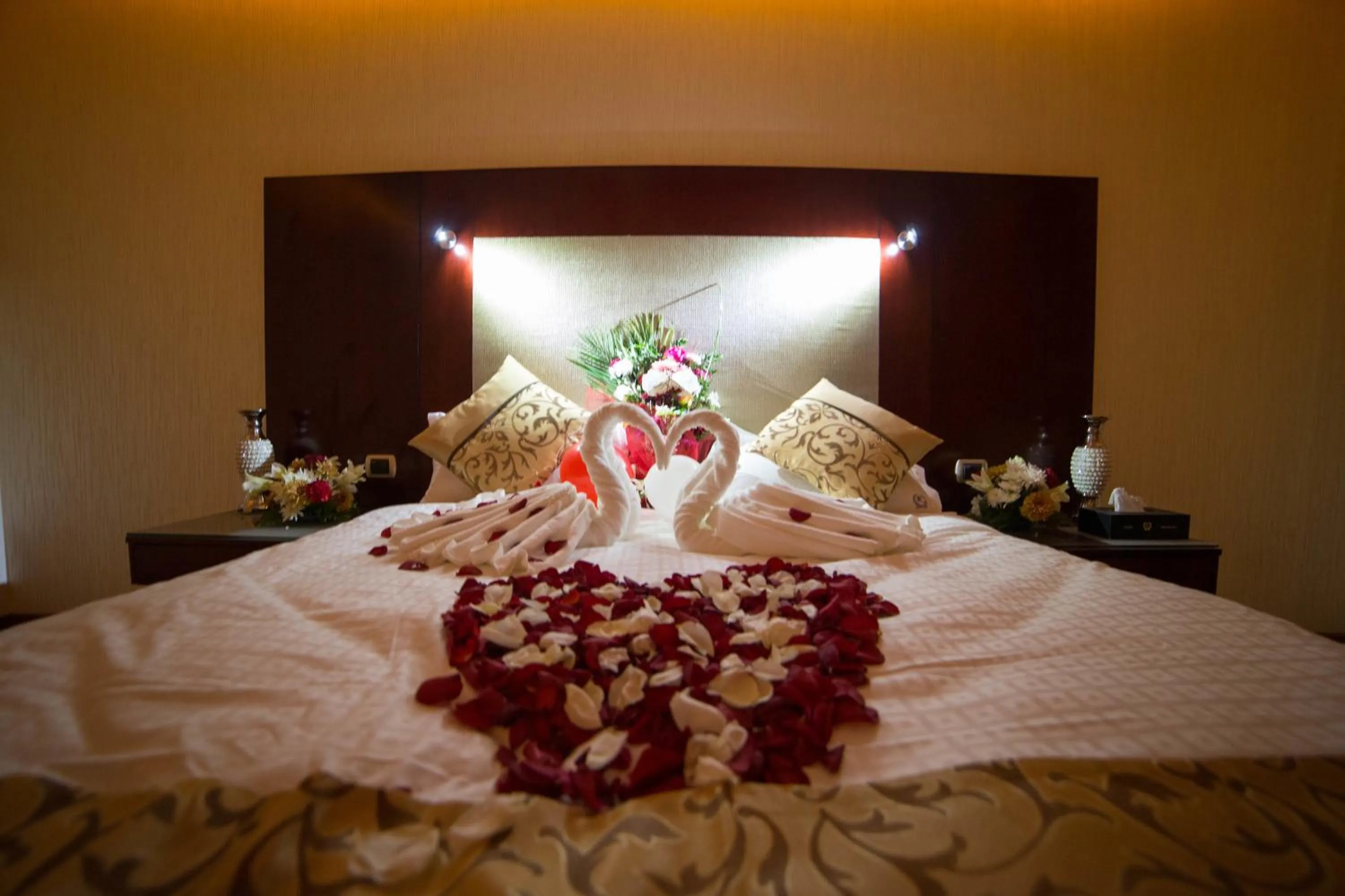 Bedroom, Bed in رؤوم إن للشقق الفندقية-Raoum Inn Hotel Apartments