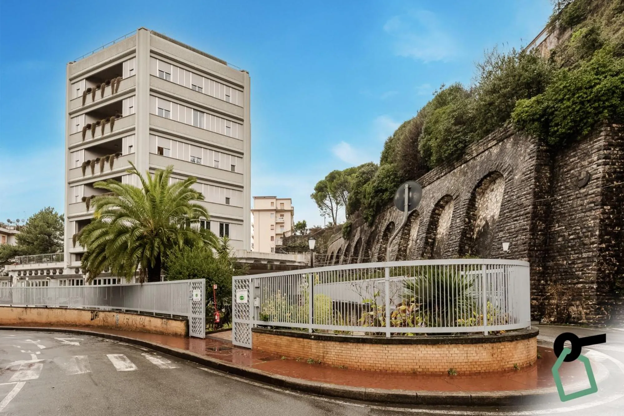 Property building in Hotiday Apartments La Spezia
