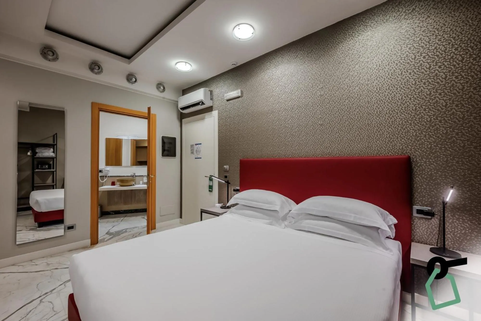 Bedroom, Bed in Hotiday Apartments La Spezia