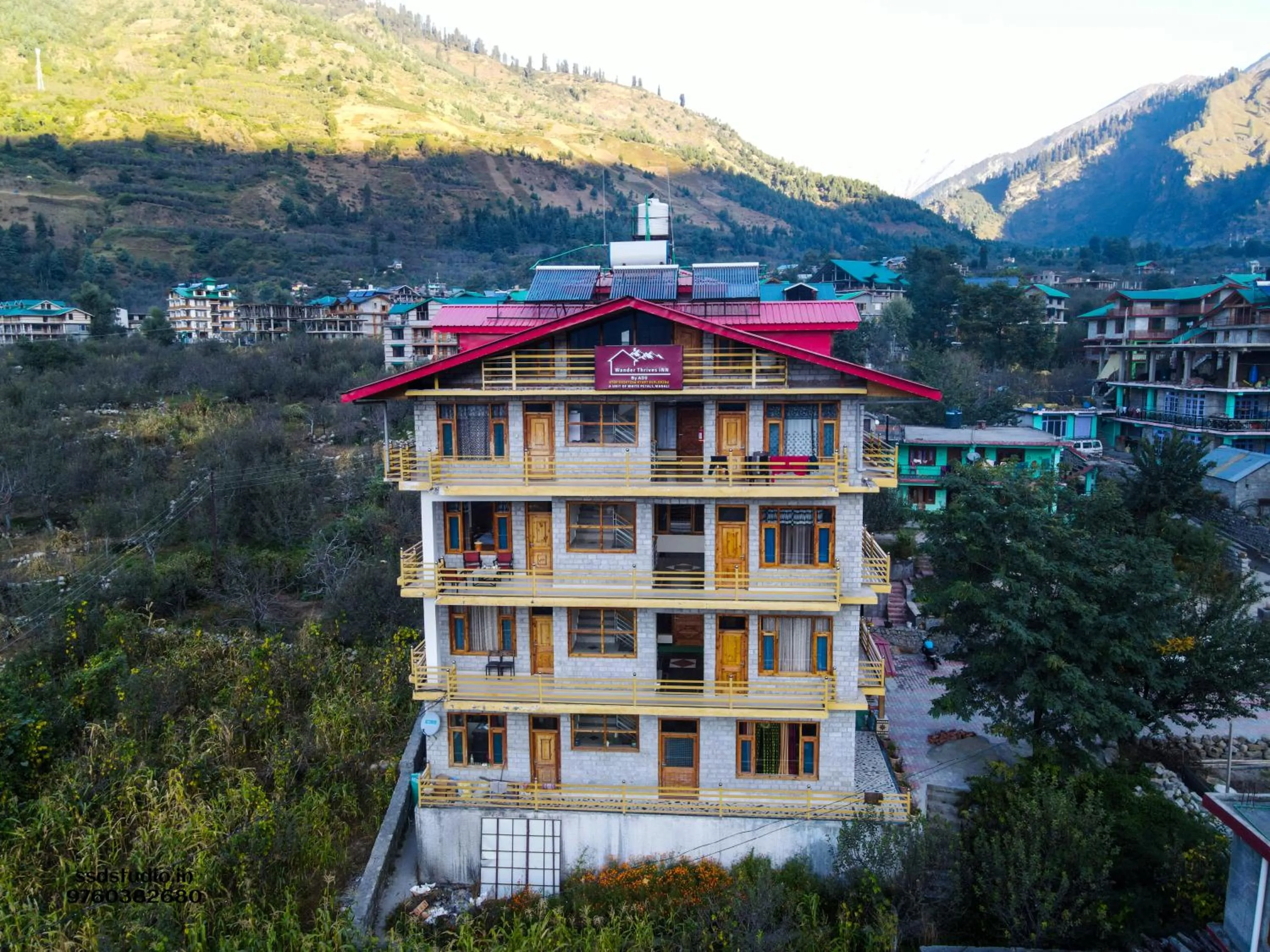 Property building in WANDER THRIVES INN By Ads Manali