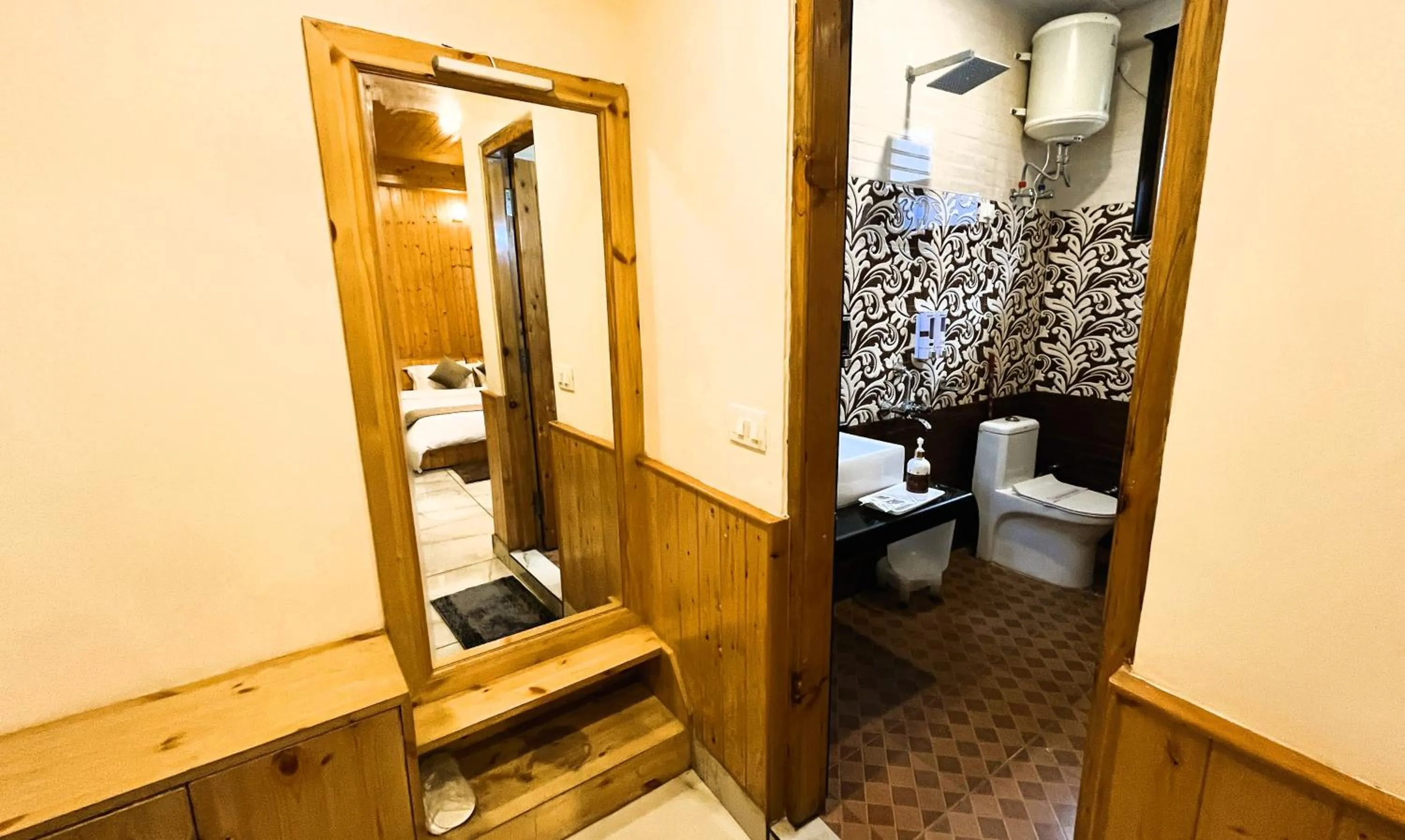 Shower in WANDER THRIVES INN By Ads Manali