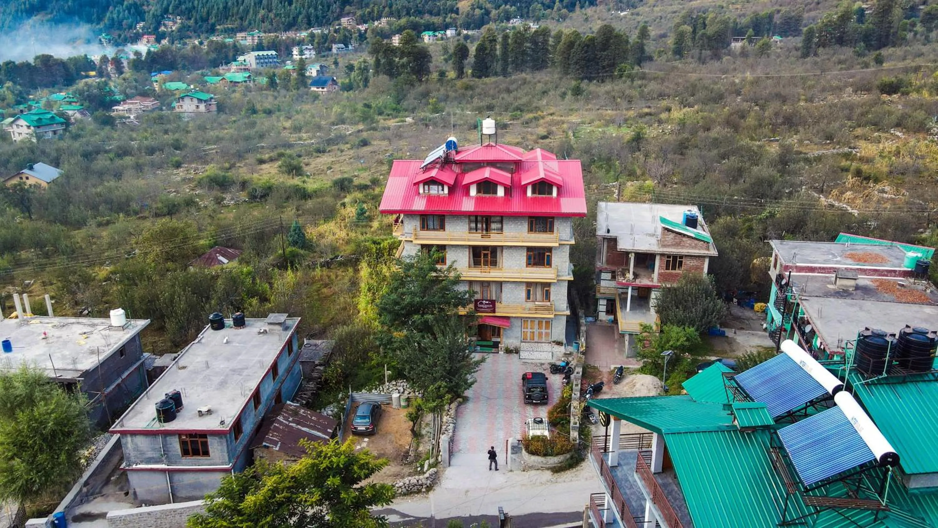 Property building in WANDER THRIVES INN By Ads Manali