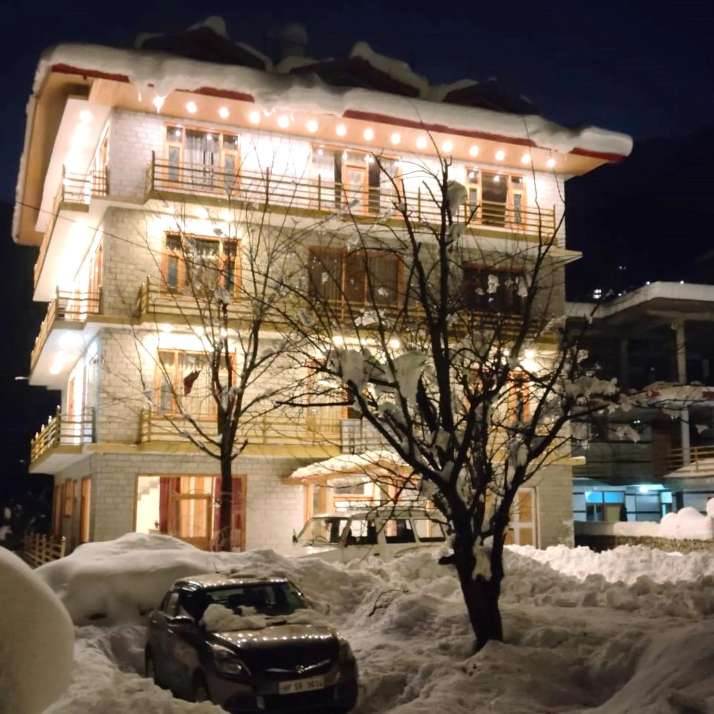 Property building in WANDER THRIVES INN By Ads Manali