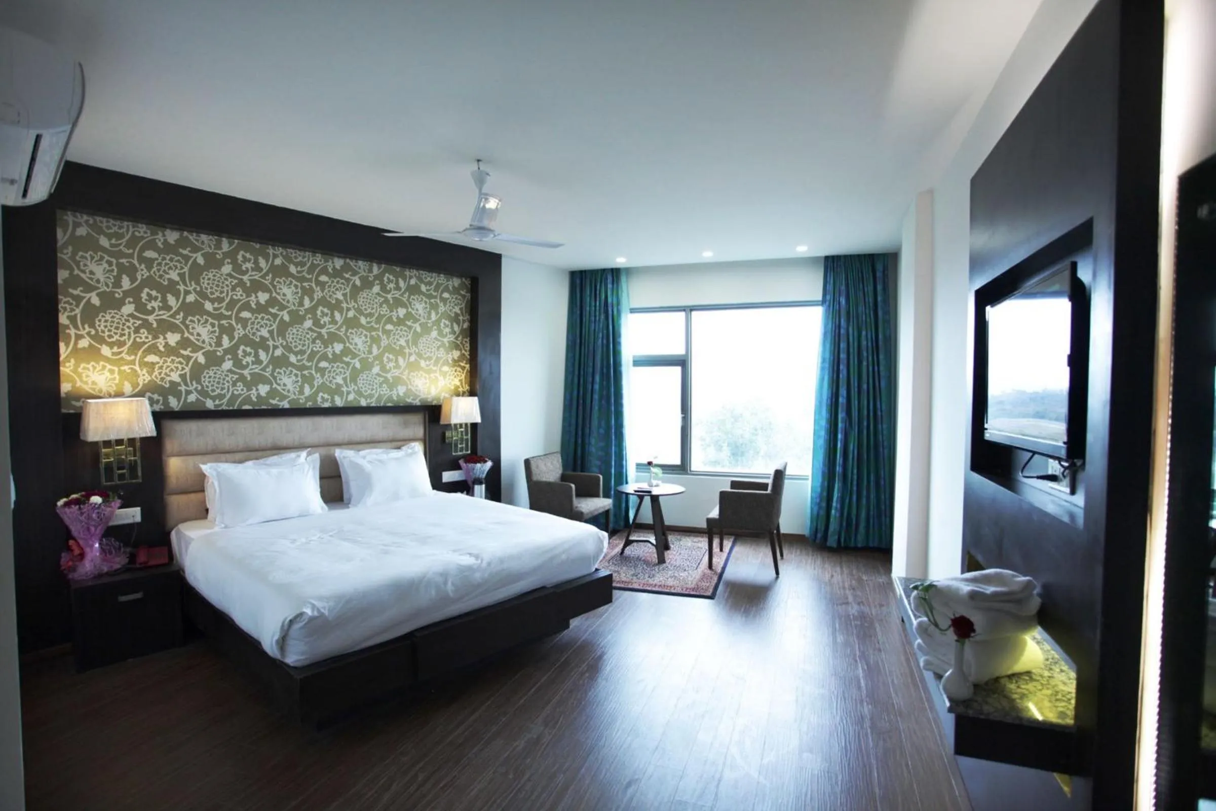 Decorative detail, Bed in Lemon Tree Hotel, Katra