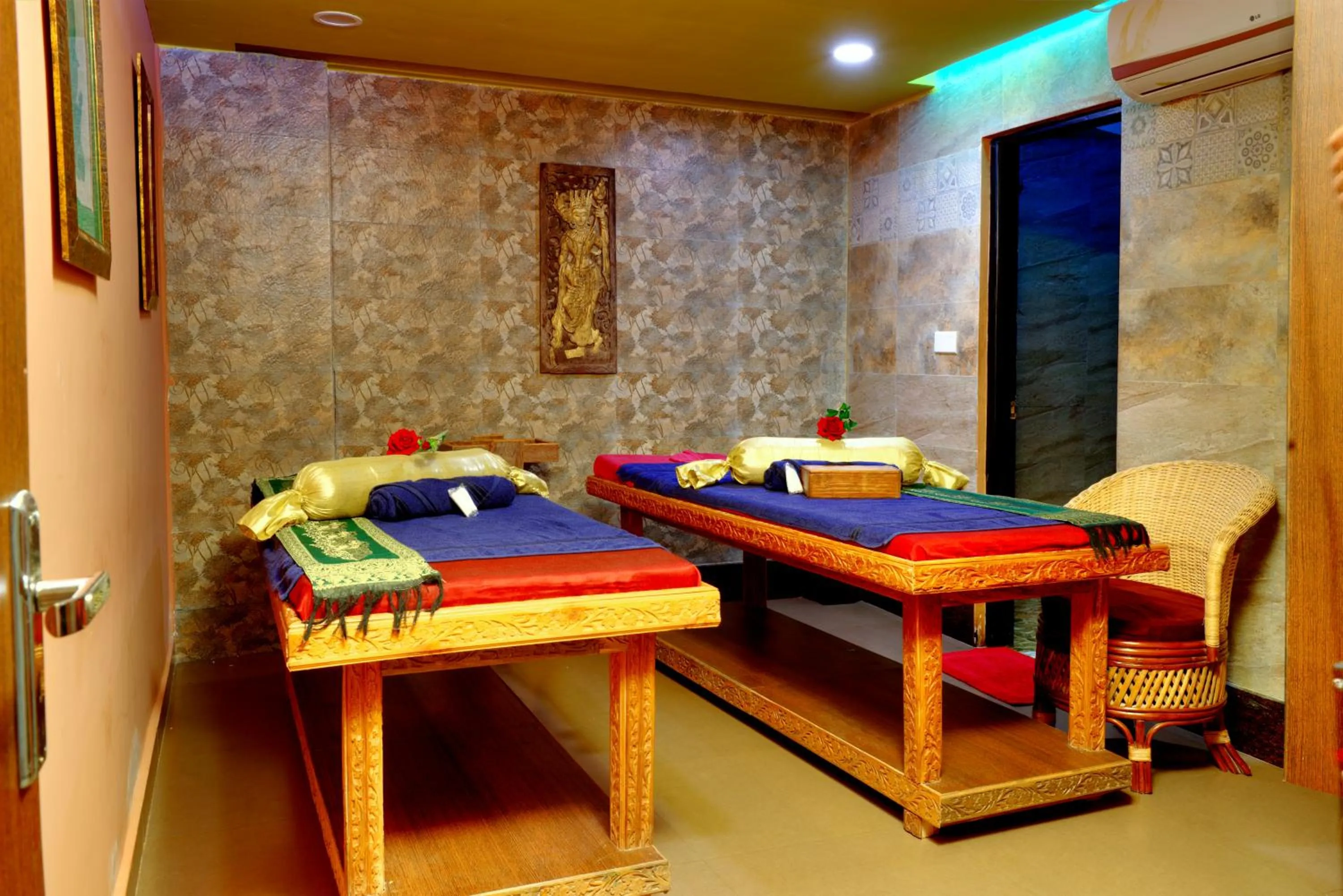 Spa and wellness centre/facilities, Bed in Lemon Tree Hotel, Katra