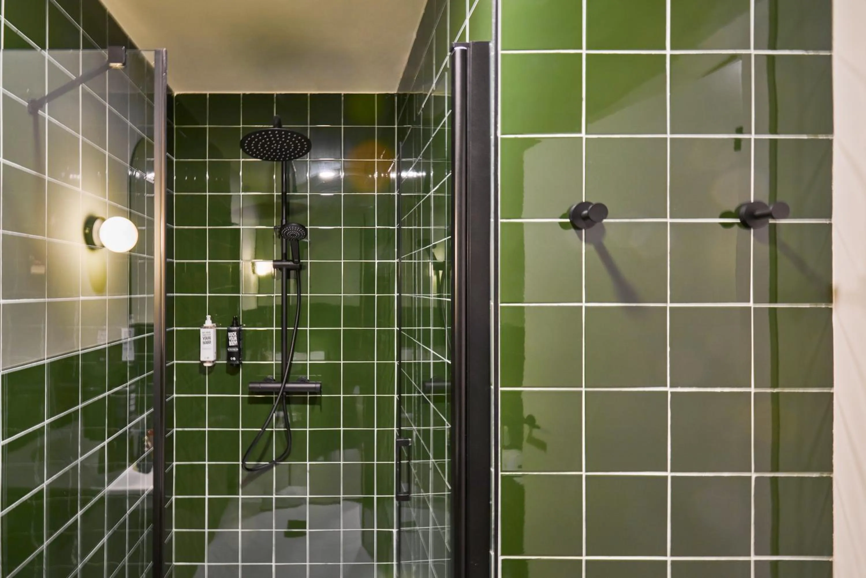 Bathroom in Ibis Styles Madrid Airport Valdebebas