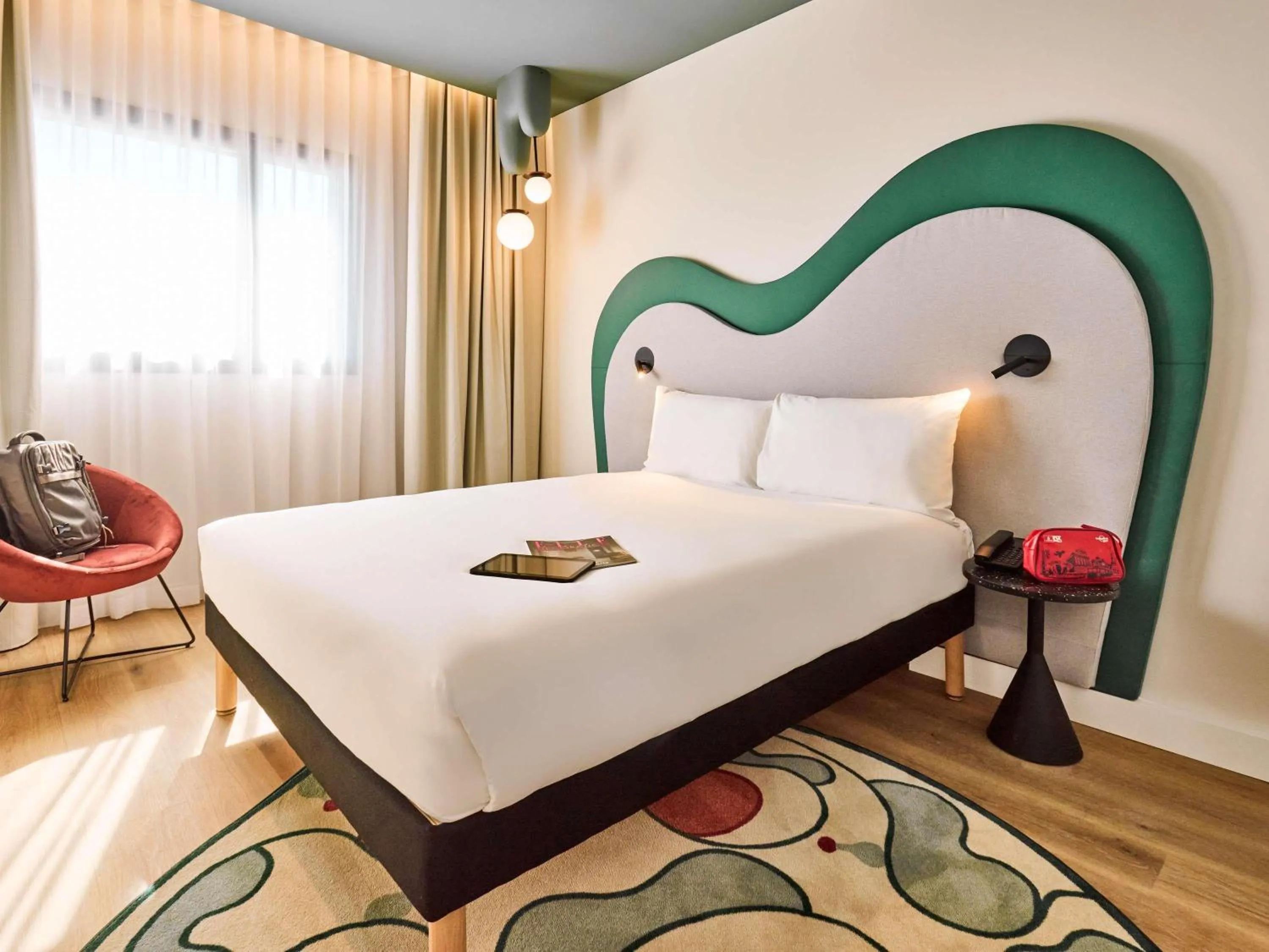 Bedroom, Bed in Ibis Styles Madrid Airport Valdebebas