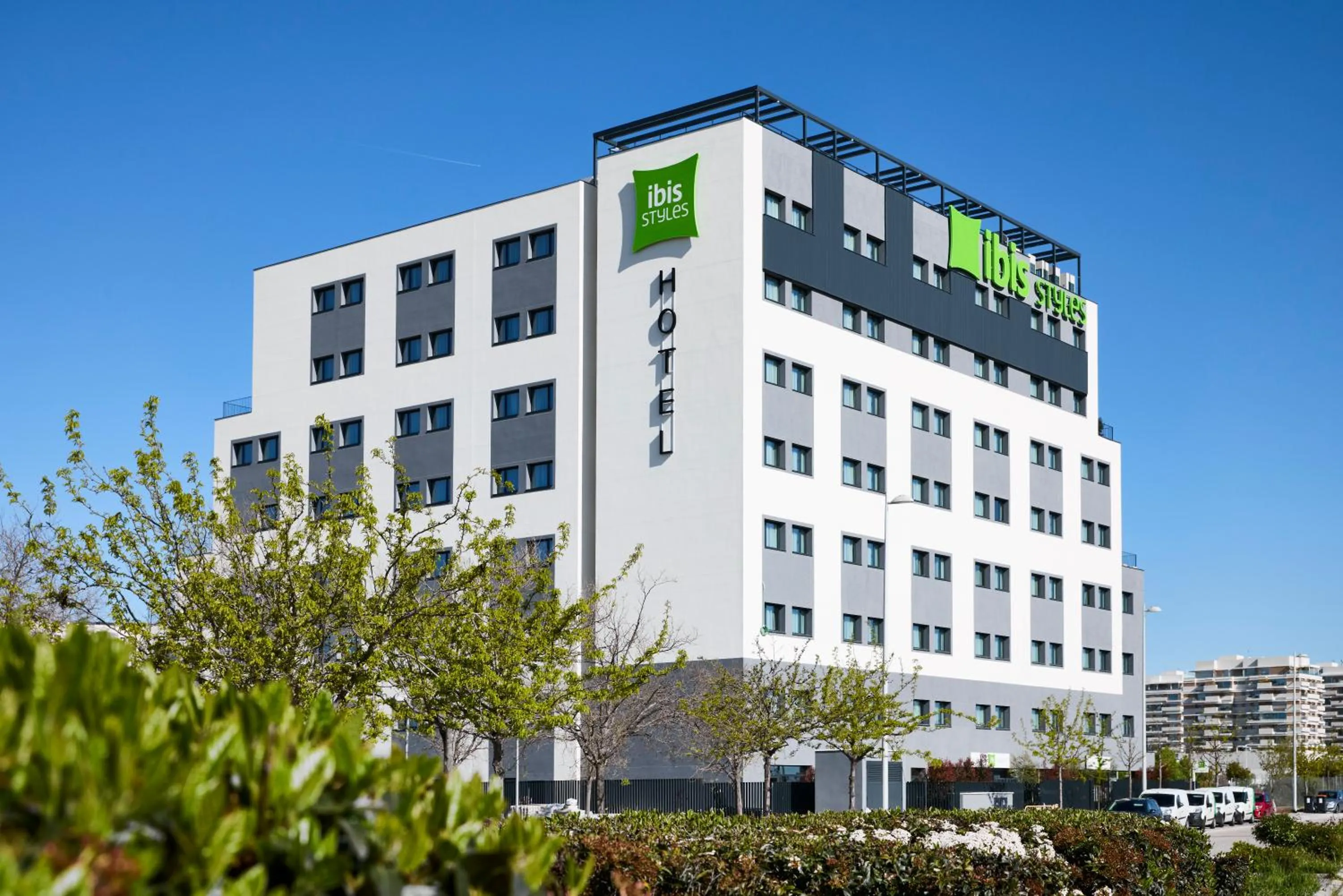 Facade/entrance in Ibis Styles Madrid Airport Valdebebas
