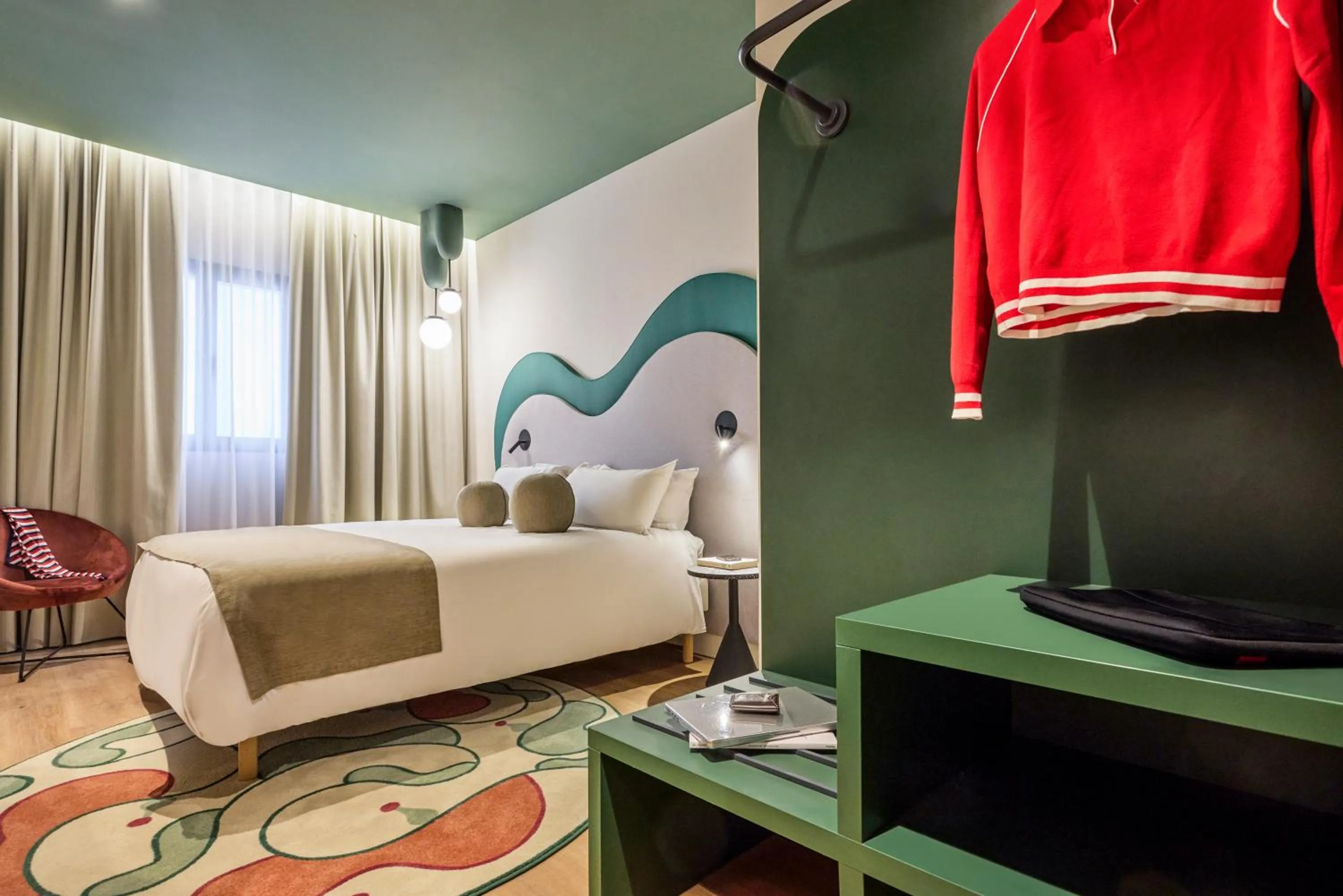 Bedroom, Bed in Ibis Styles Madrid Airport Valdebebas
