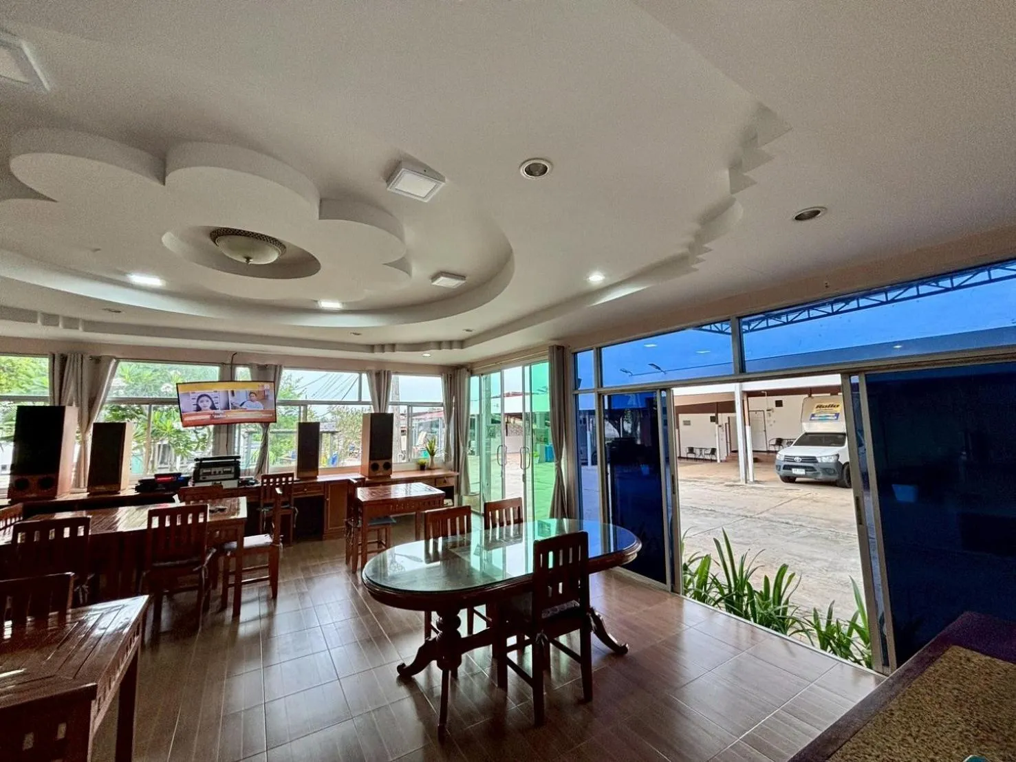 Restaurant/places to eat in Garden Place