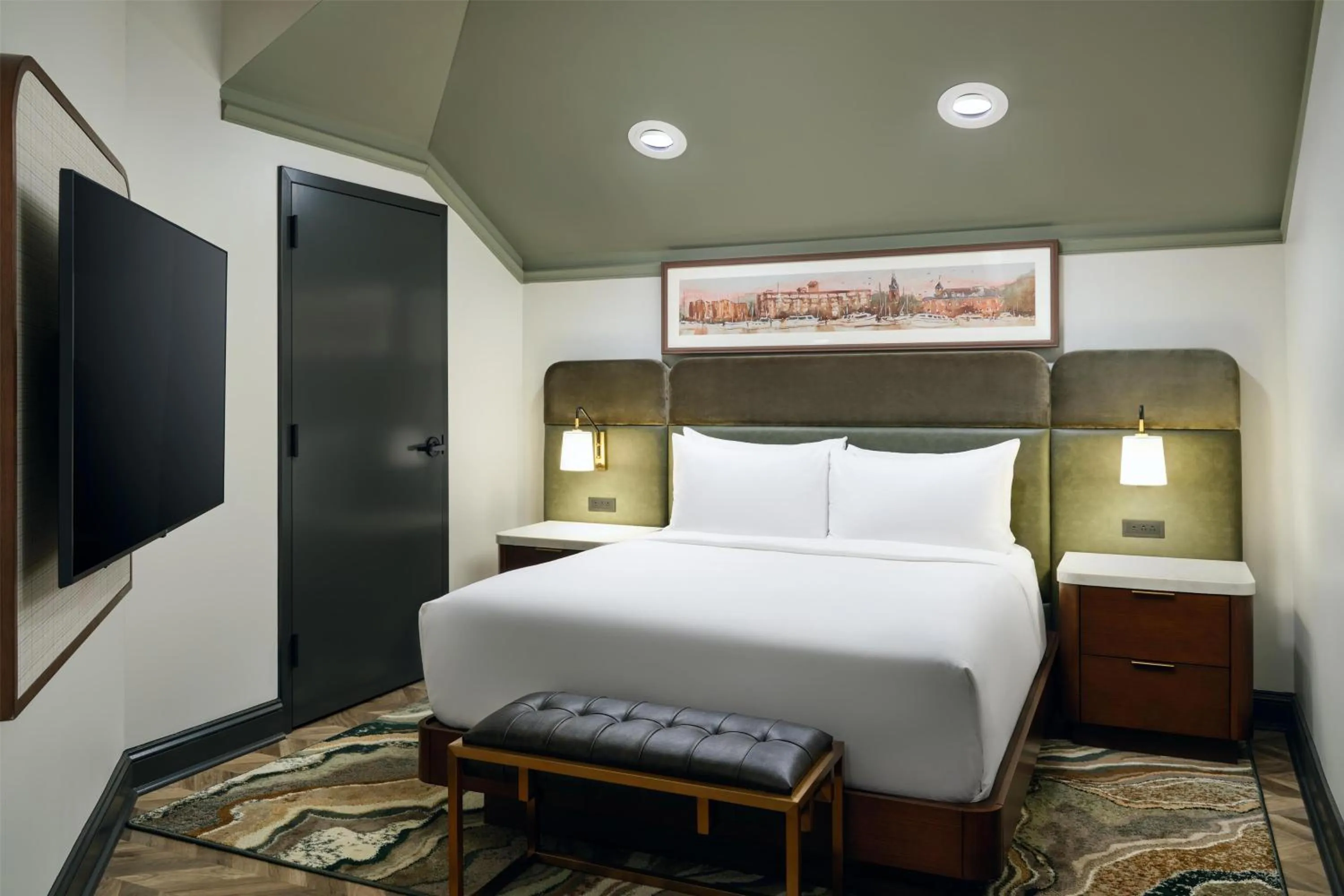 Bed in Tryon Riverfront Inn New Bern, Tapestry Collection By Hilton