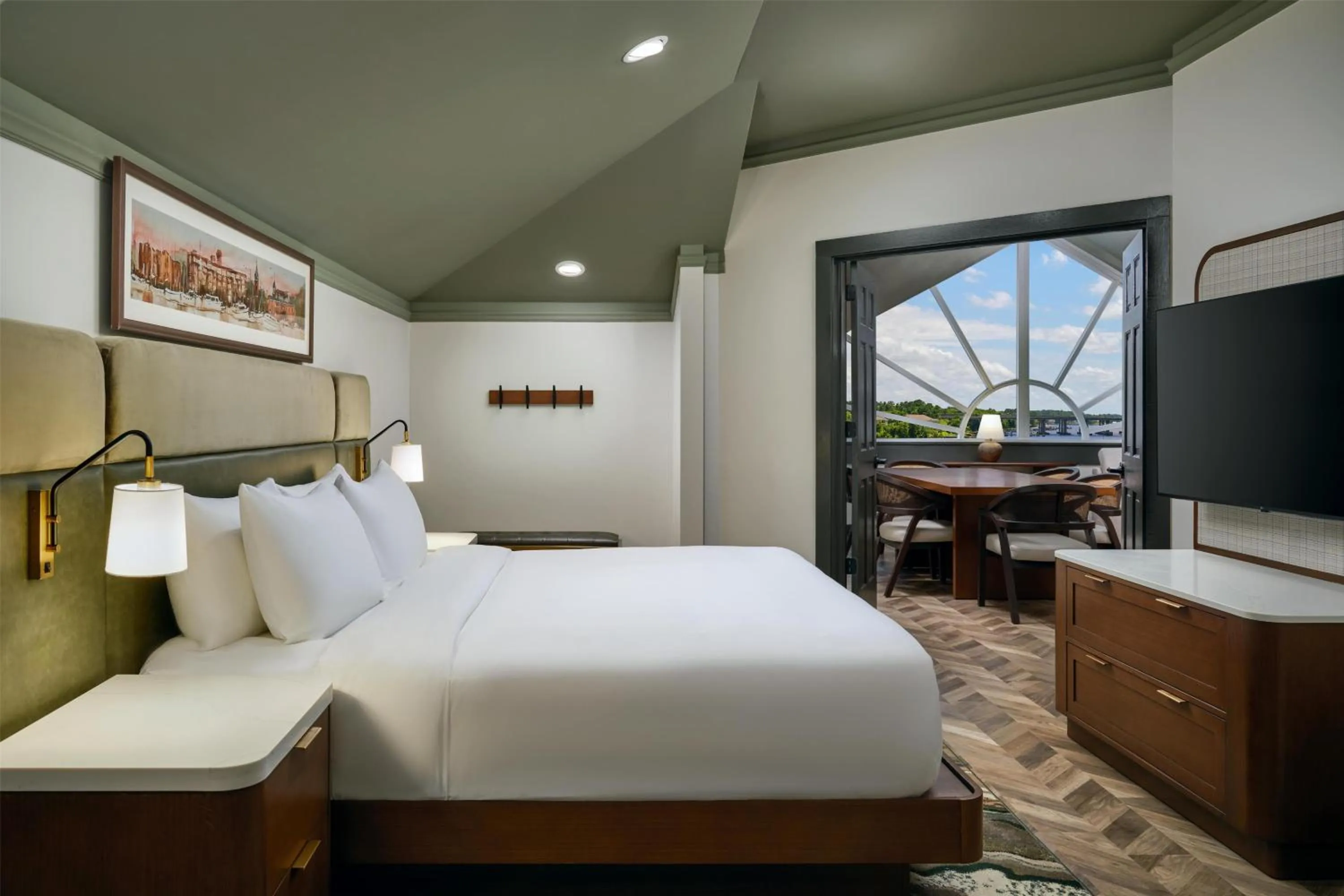 Bed in Tryon Riverfront Inn New Bern, Tapestry Collection By Hilton